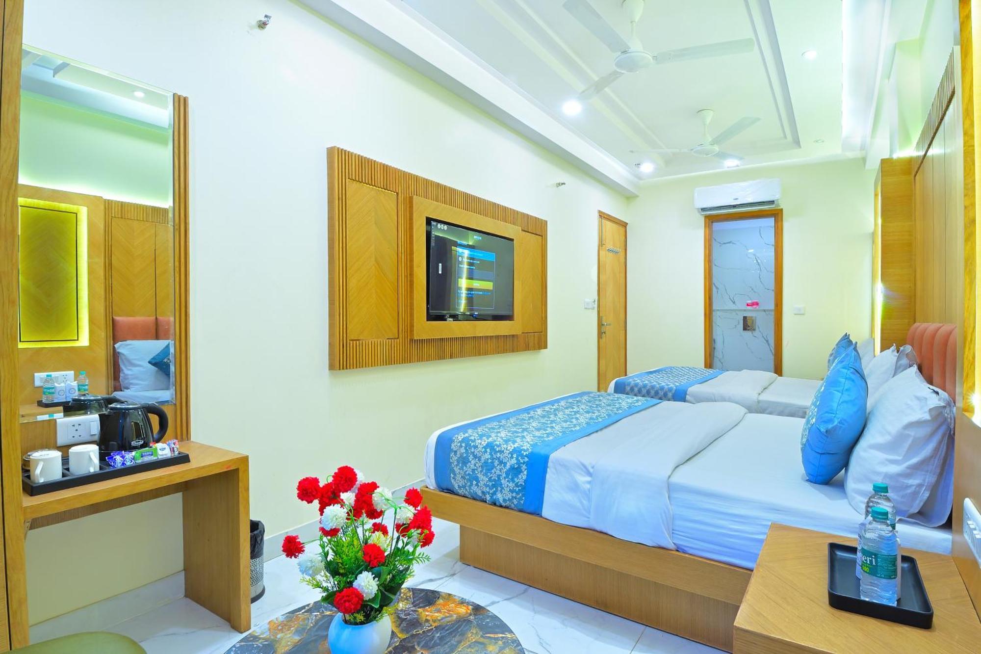 Hotel Northern Palace - 1 Min From Connaught Place & Railway Station 4*
