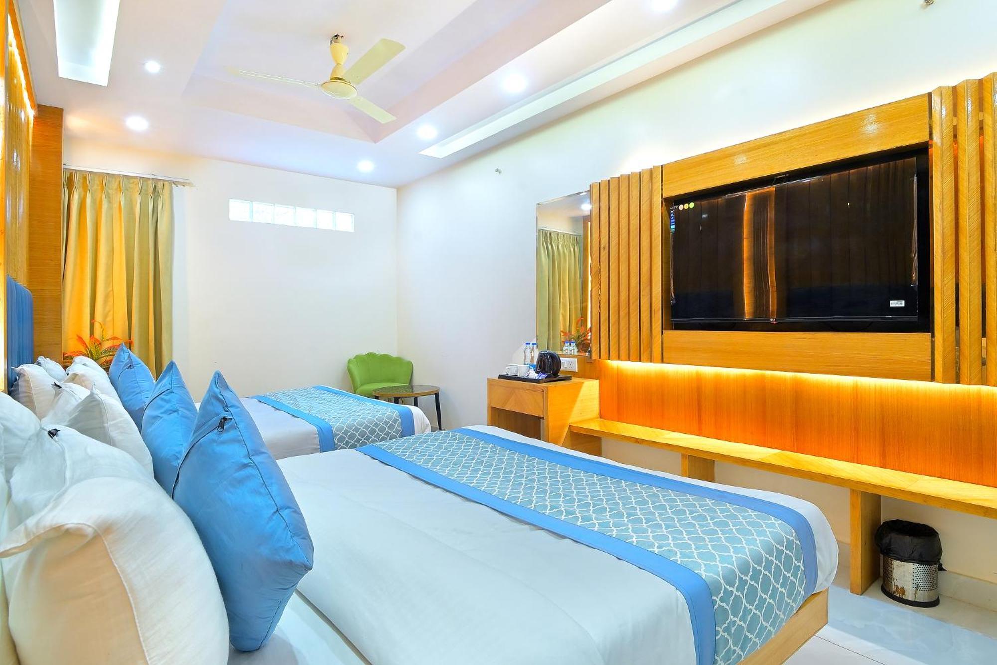 Hotel Northern Palace - 1 Min From Connaught Place & Railway Station