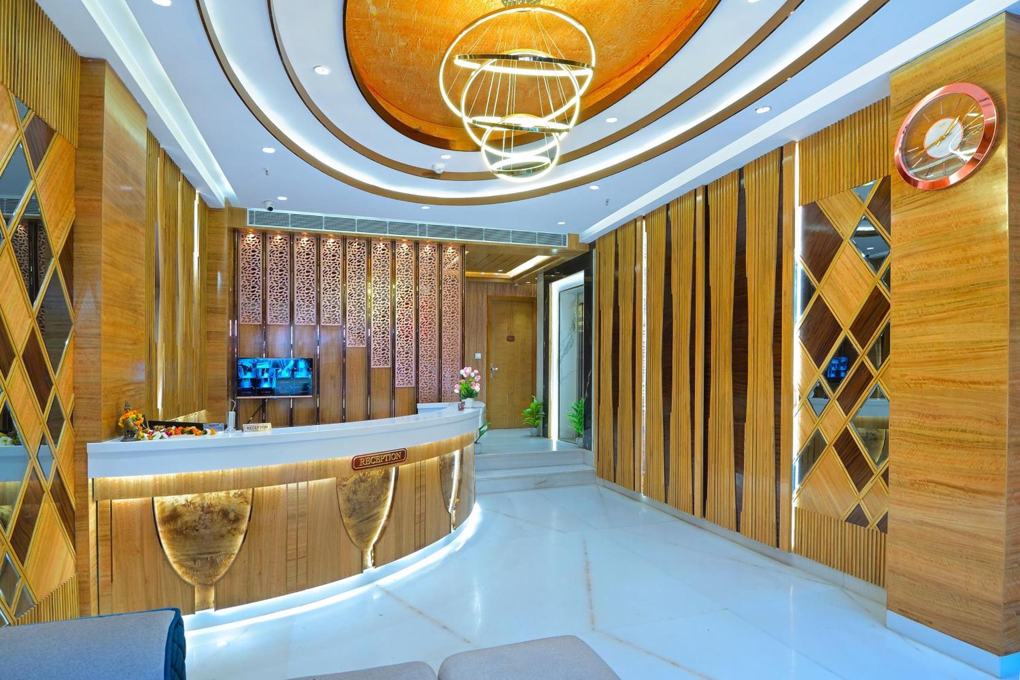 Hotel Northern Palace - 1 Min From Connaught Place & Railway Station New Delhi