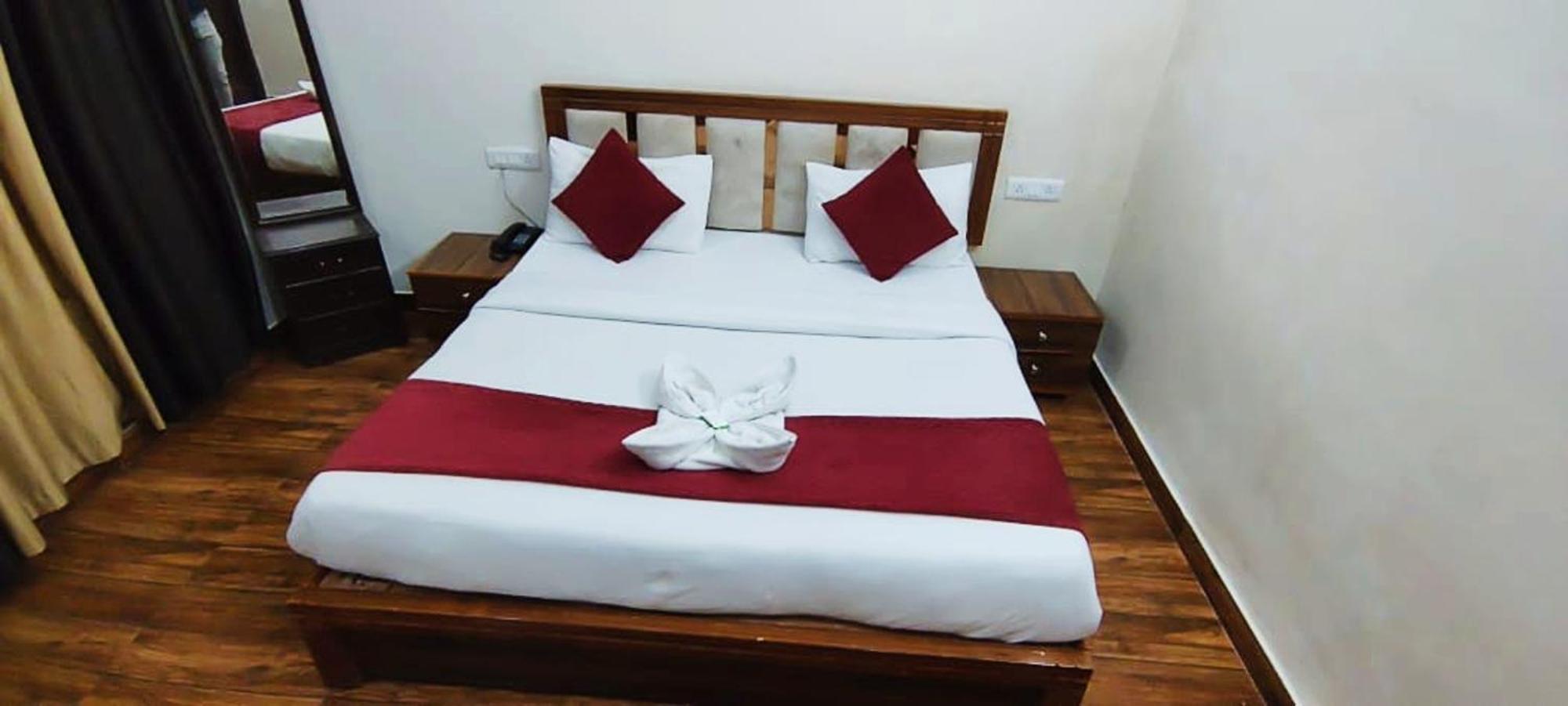 Hotel Luxury In Safdarjung Enclave Near Aiims & Safdarjung Hospital