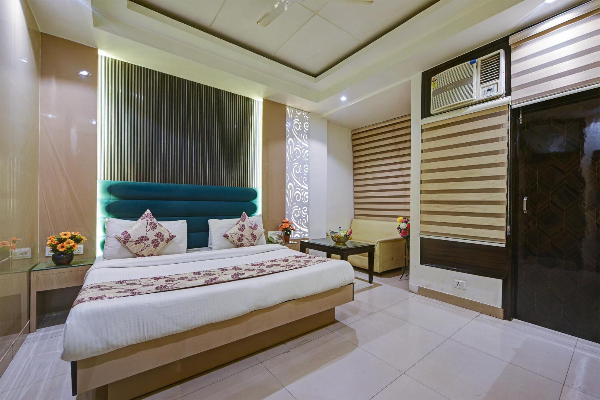 Baba Deluxe Near Railway Station And Center -by Rcg New Delhi