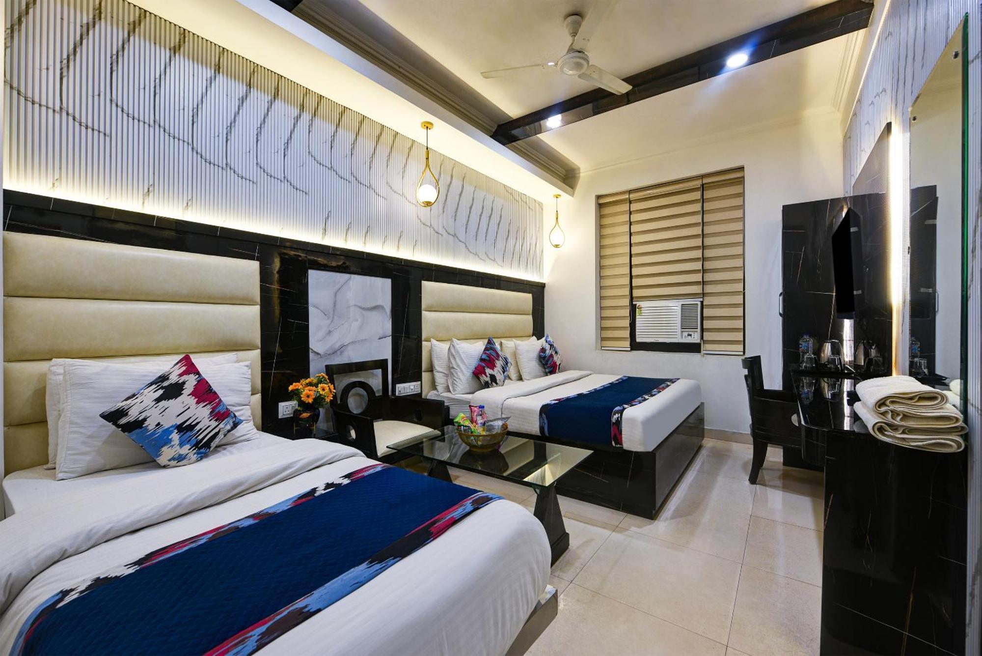 Hotel Baba Deluxe Near Railway Station And Center -by Rcg