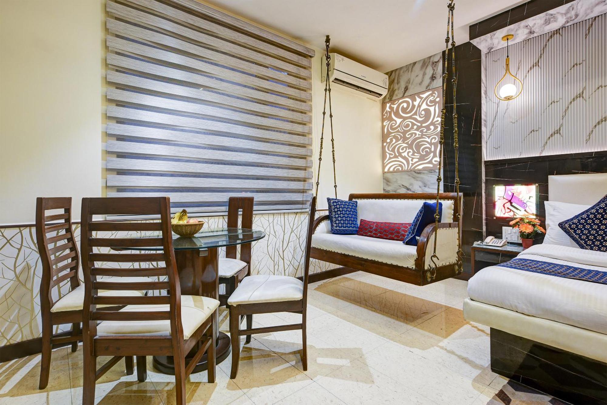 Baba Deluxe Near Railway Station And Center -by Rcg Hotel 3*