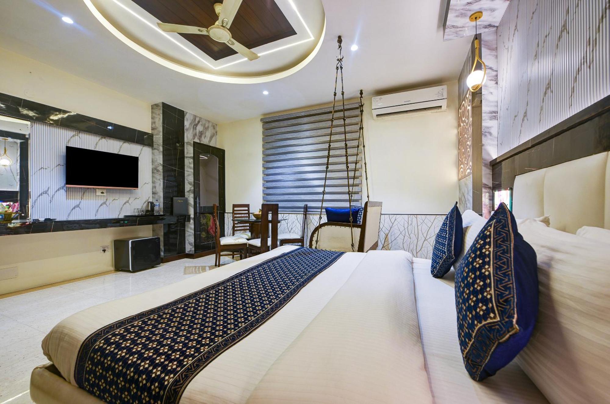 Baba Deluxe Near Railway Station And Center -by Rcg