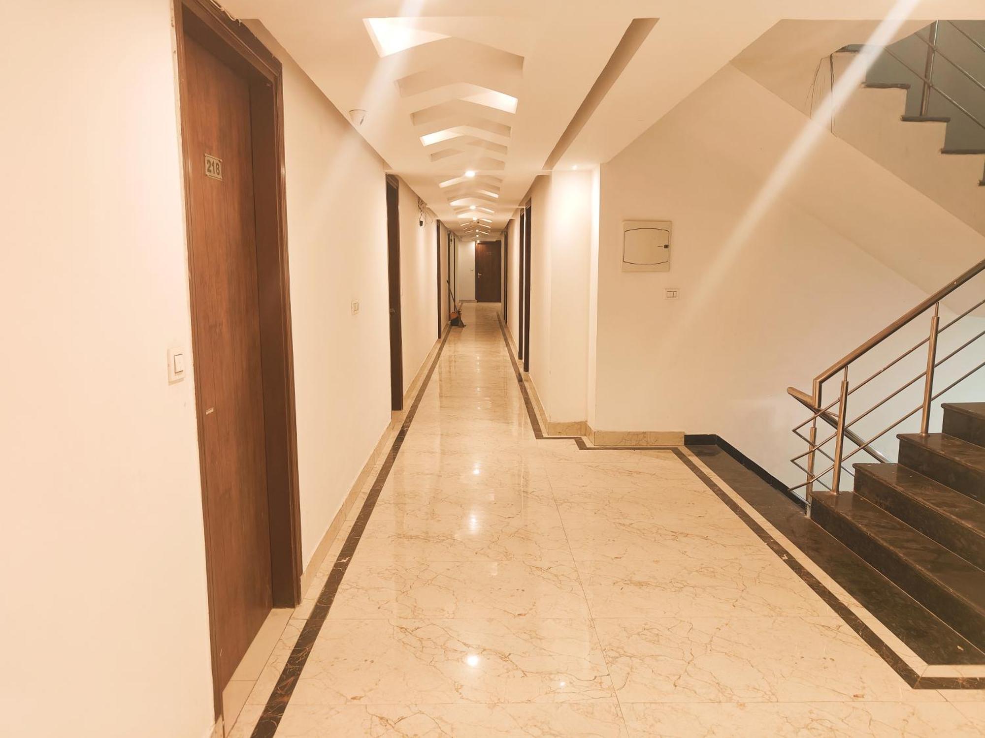 Hotel Tej International Plaza A Family Near Igi Delhi Airport