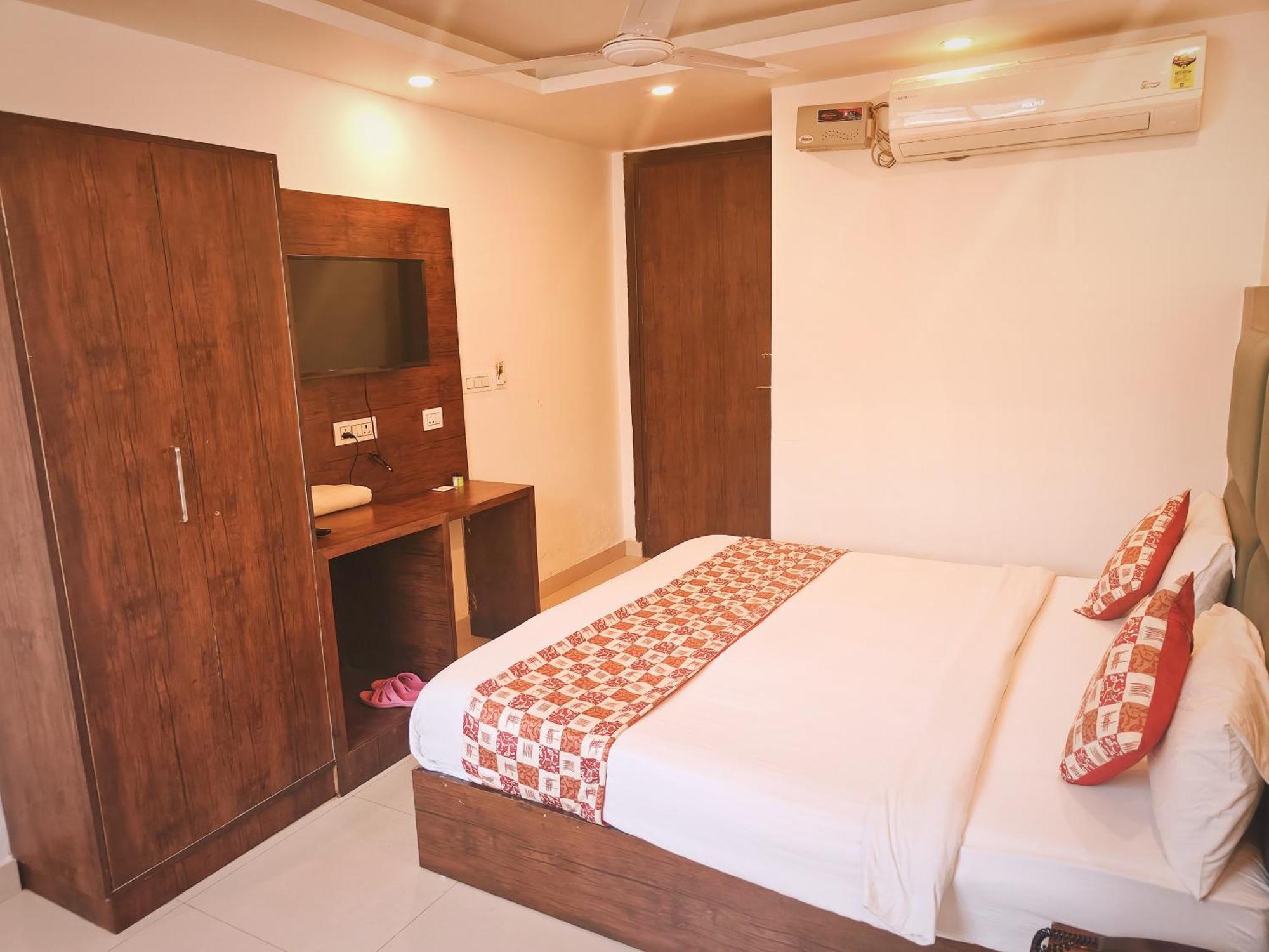 Hotel Tej International Plaza A Family Near Igi Delhi Airport