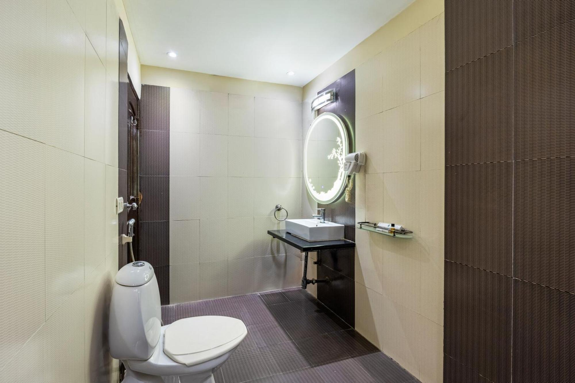 Alaya Emperor Palms Hotel 4*