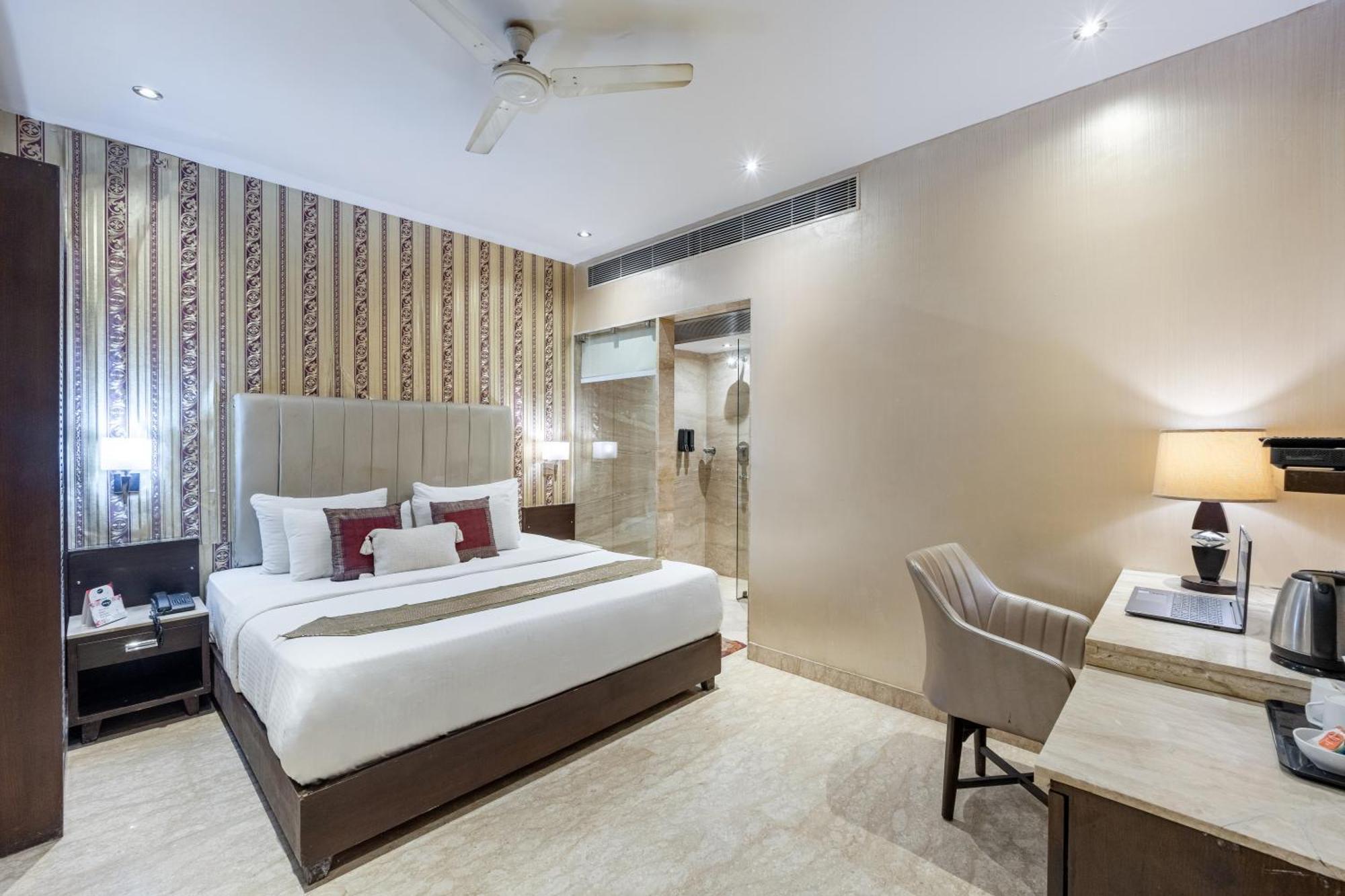 Alaya Emperor Palms Hotel
