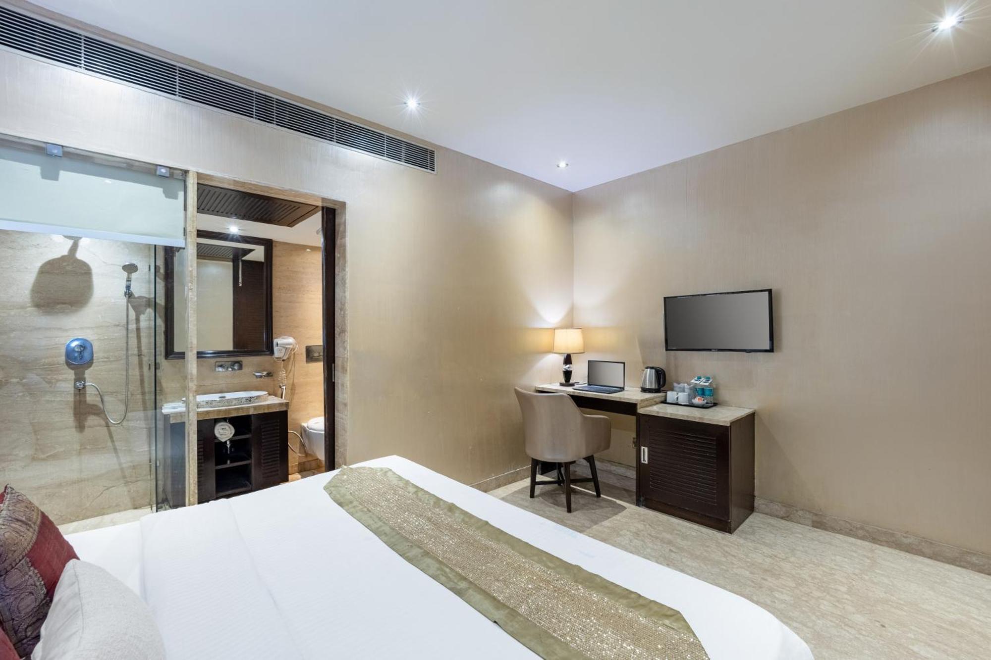 Alaya Emperor Palms Hotel 4*