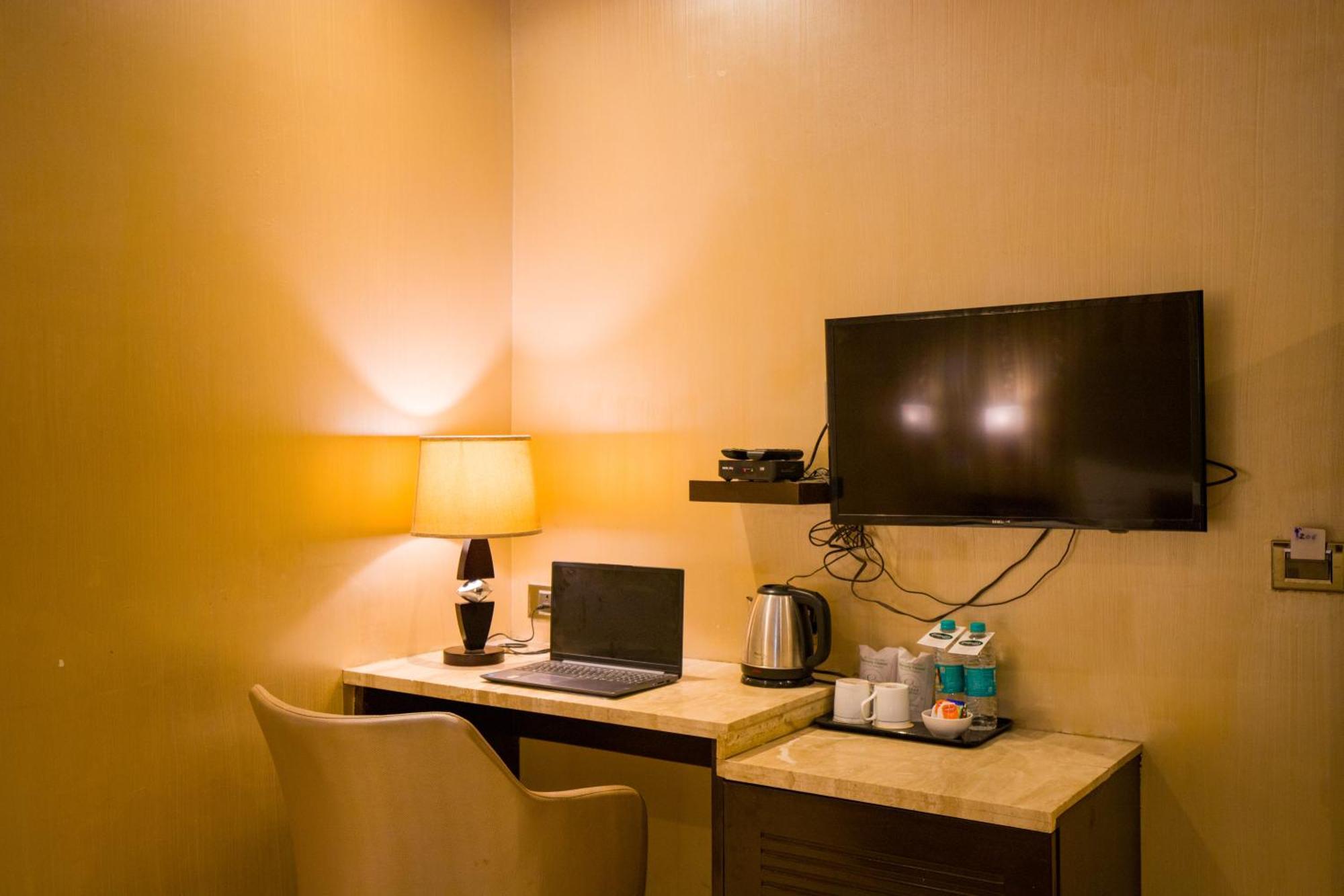 Alaya Emperor Palms Hotel Delhi (National Capital Territory of India)