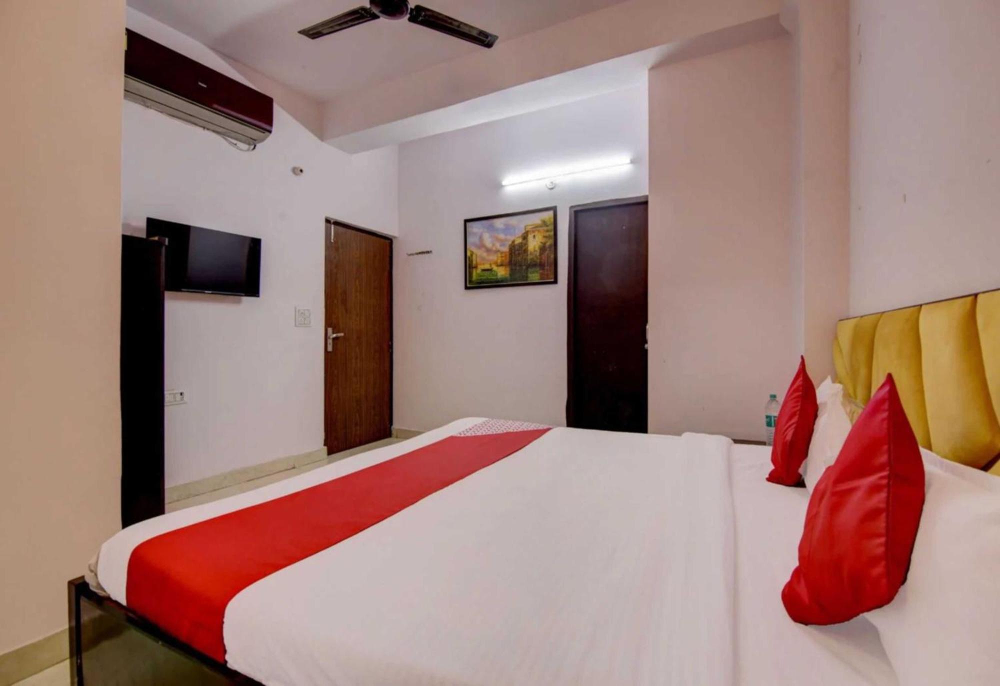 Live On Del3763 Hotel New Delhi