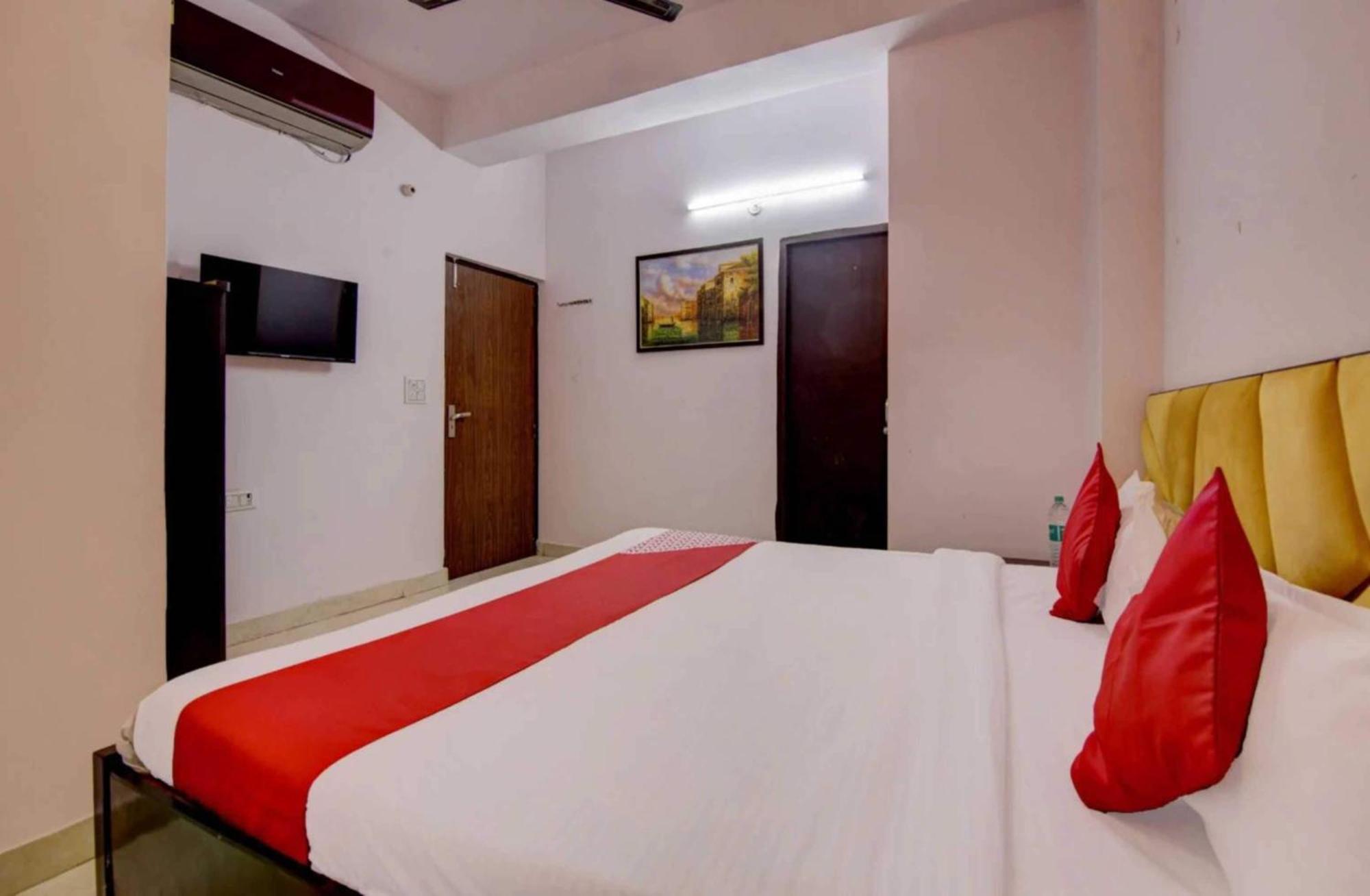 Live On Del3763 Hotel New Delhi