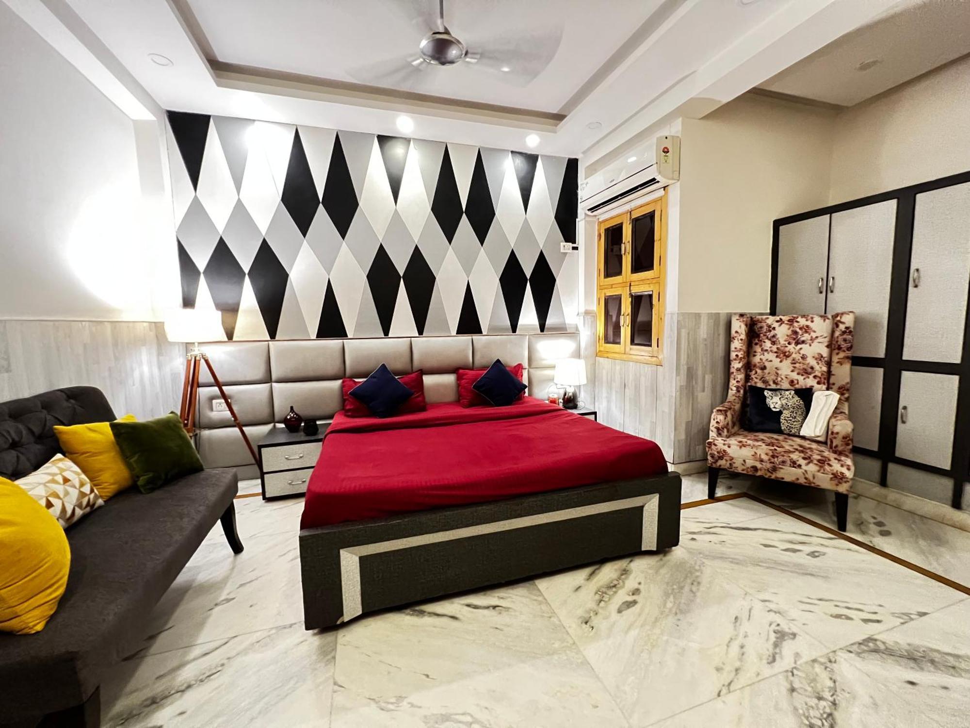 Hotel Divine Rajouri Garden 3*