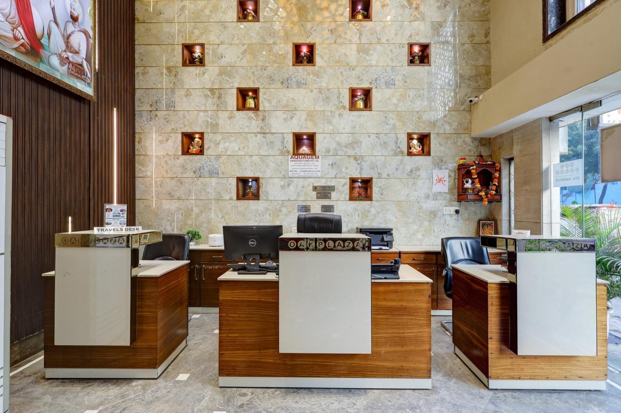 Oak Plaza - 1 Km From Connaught Place Hotel 4*