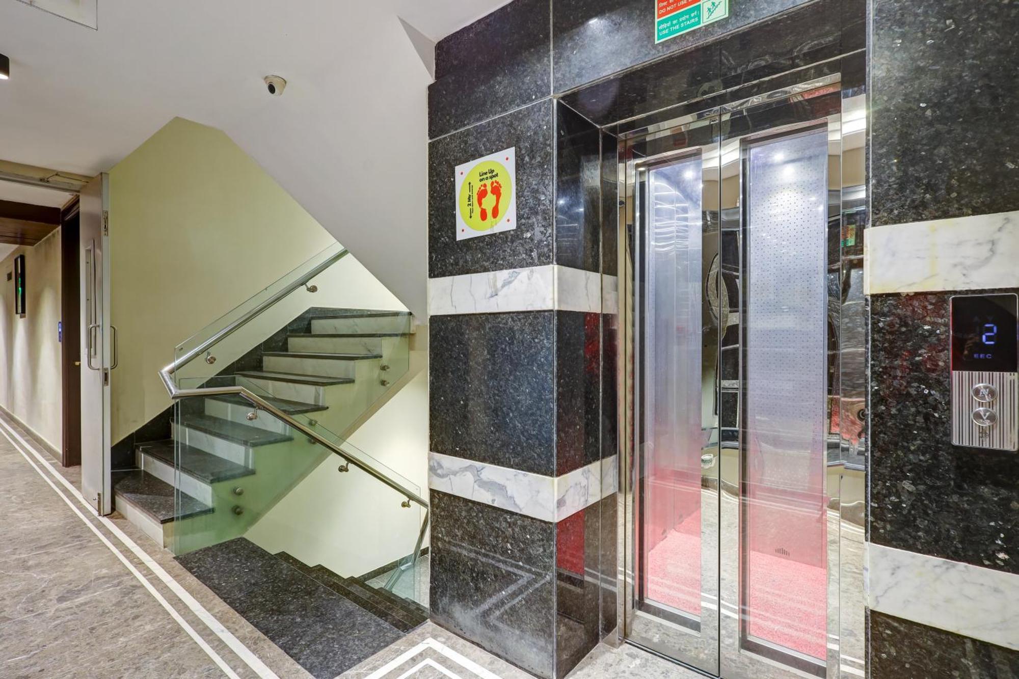 Hotel Oak Plaza - 1 Km From Connaught Place New Delhi
