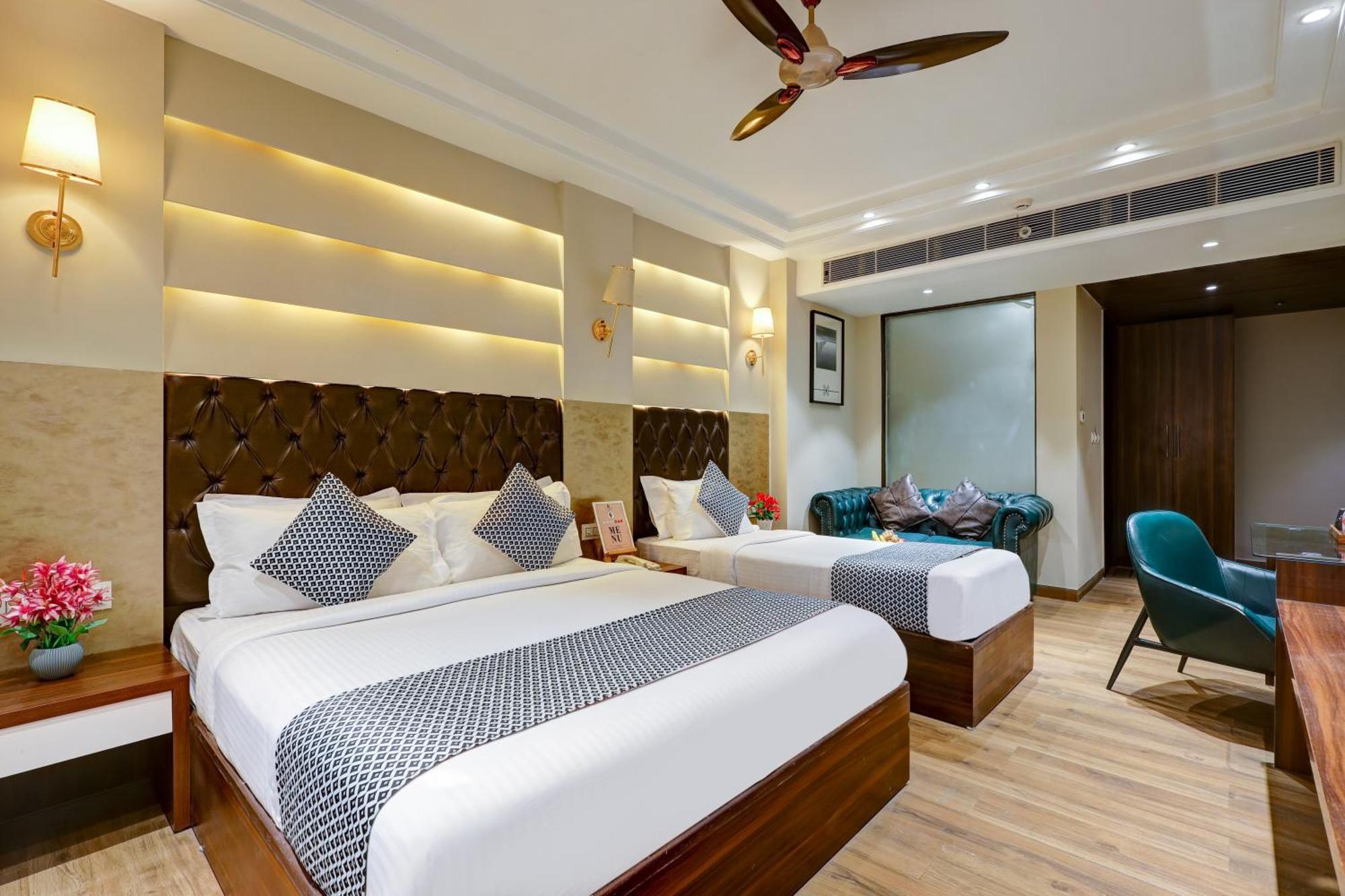 Oak Plaza - 1 Km From Connaught Place