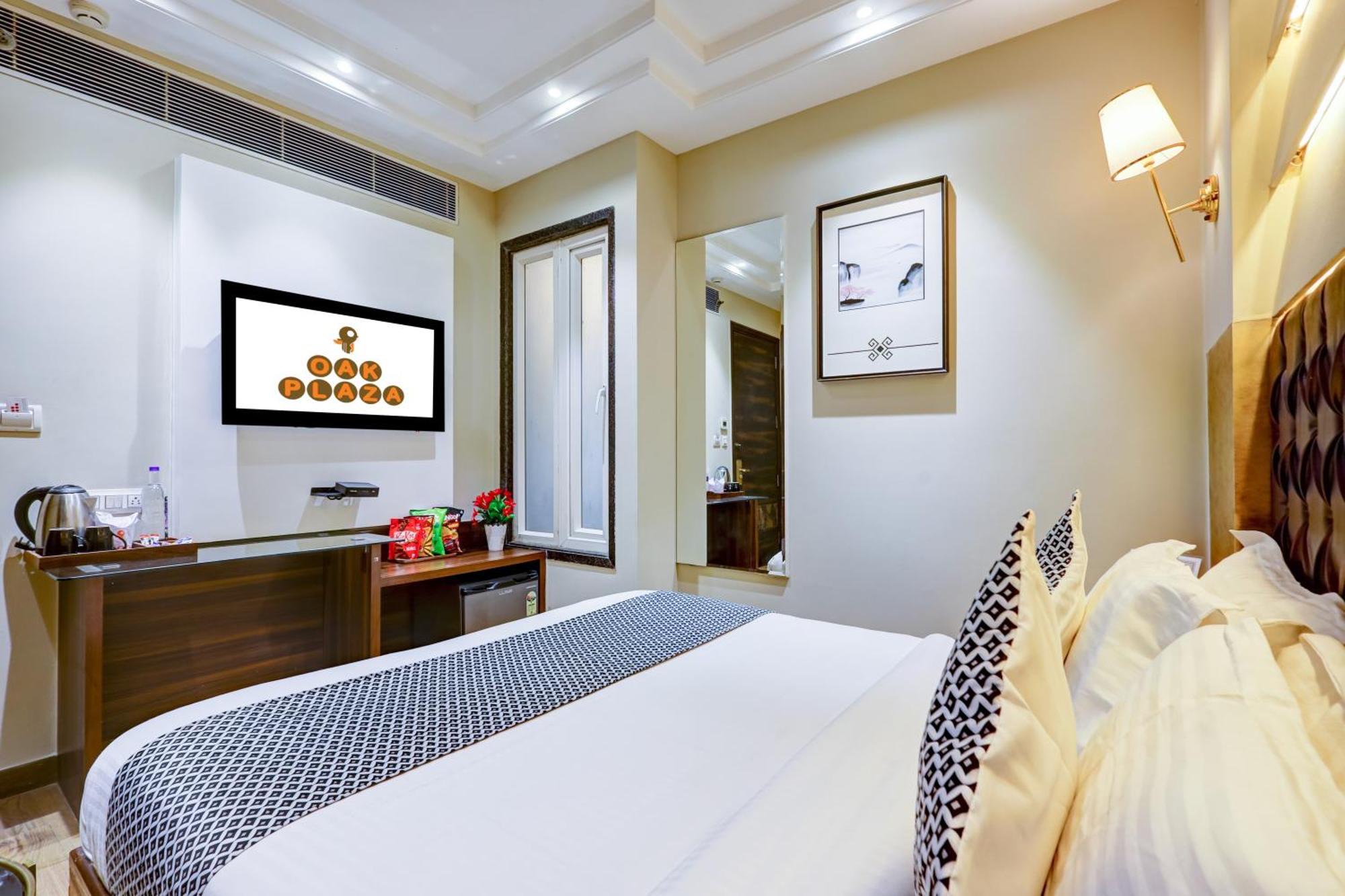 Oak Plaza - 1 Km From Connaught Place Hotel 4*