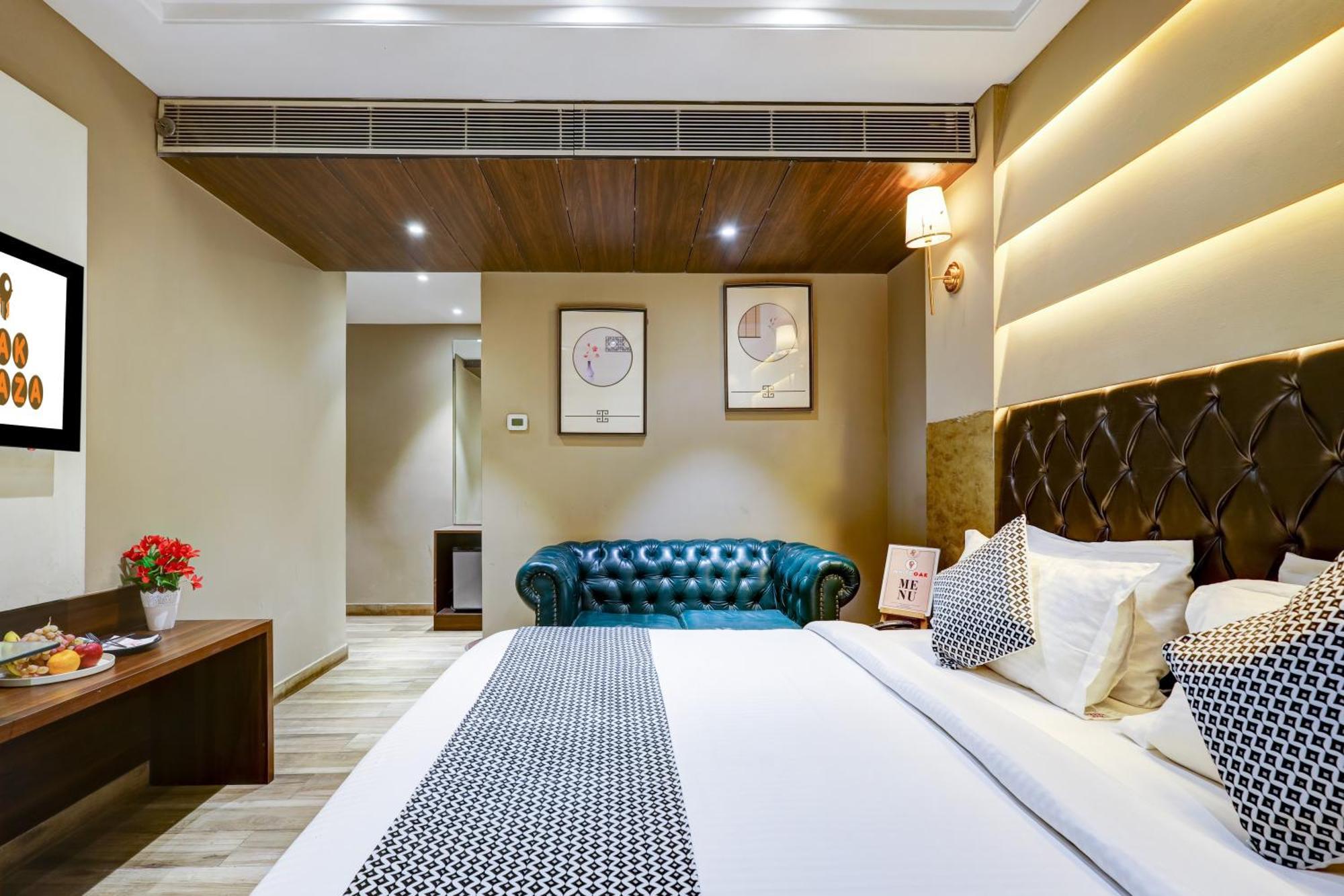 Oak Plaza - 1 Km From Connaught Place Hotel New Delhi