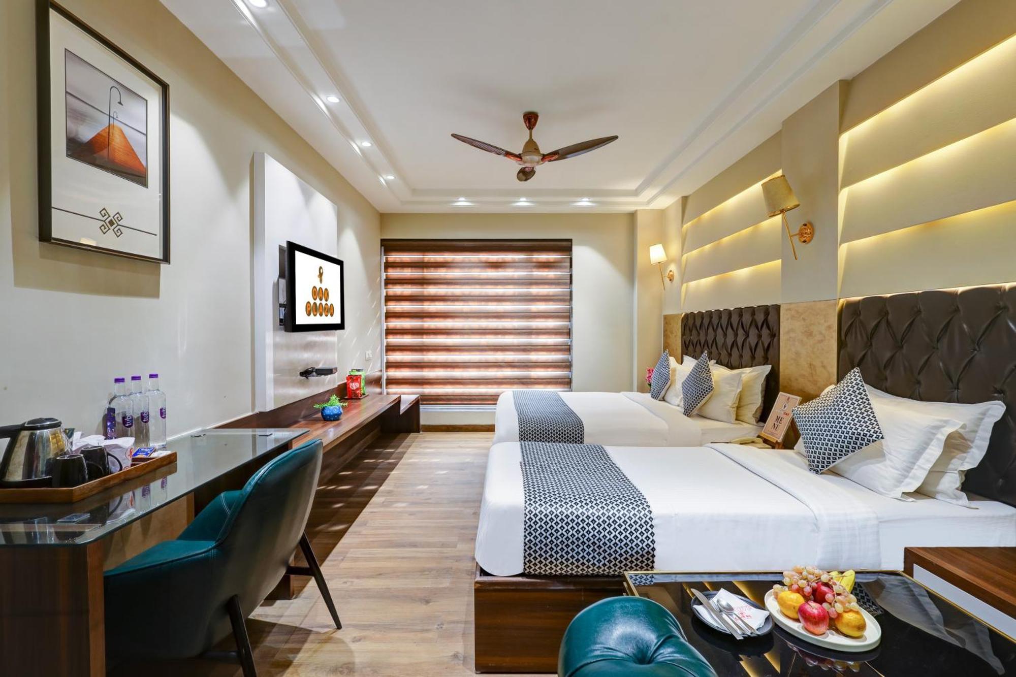 Oak Plaza - 1 Km From Connaught Place