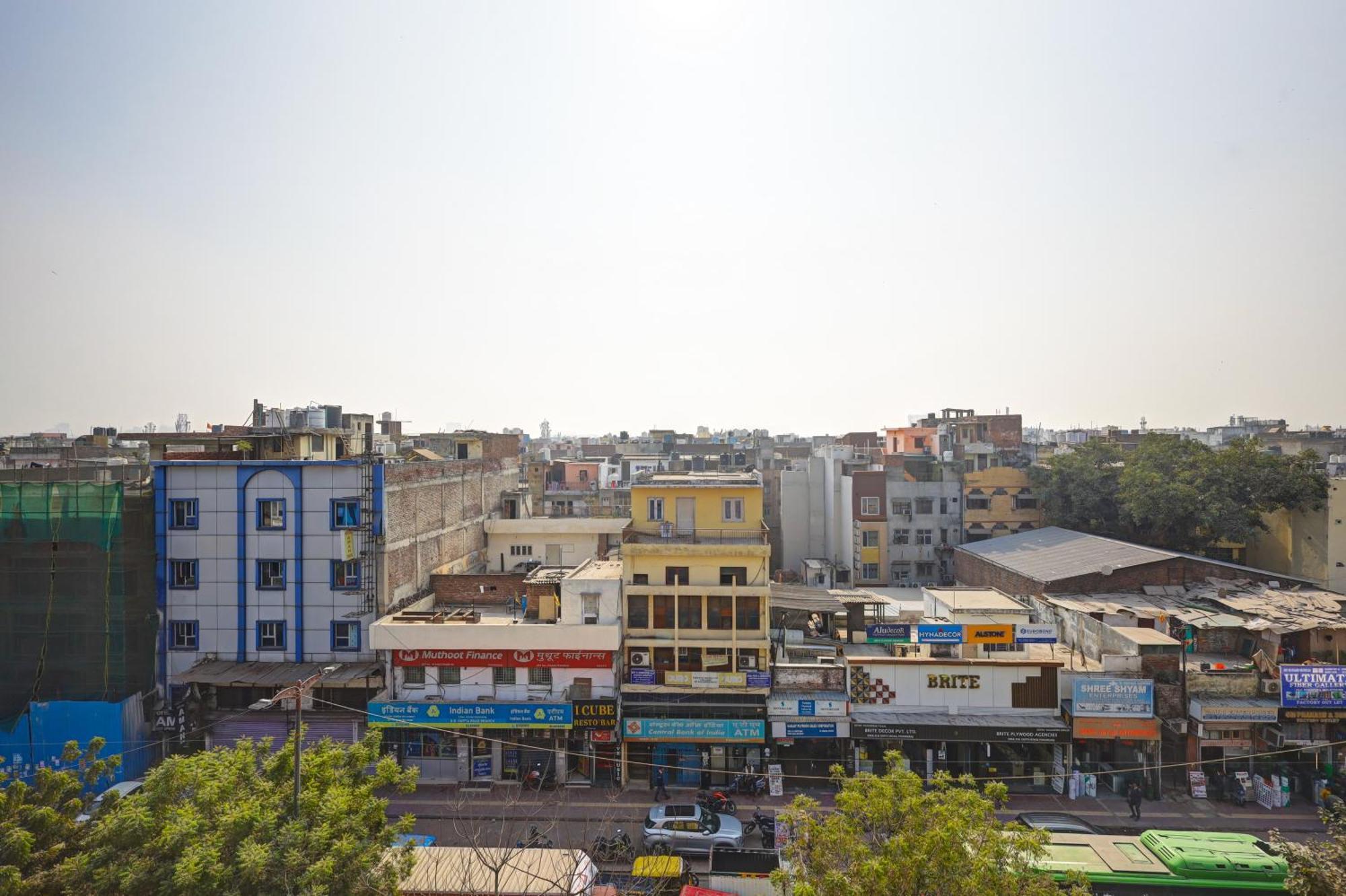 Hotel Oak Plaza - 1 Km From Connaught Place 4*