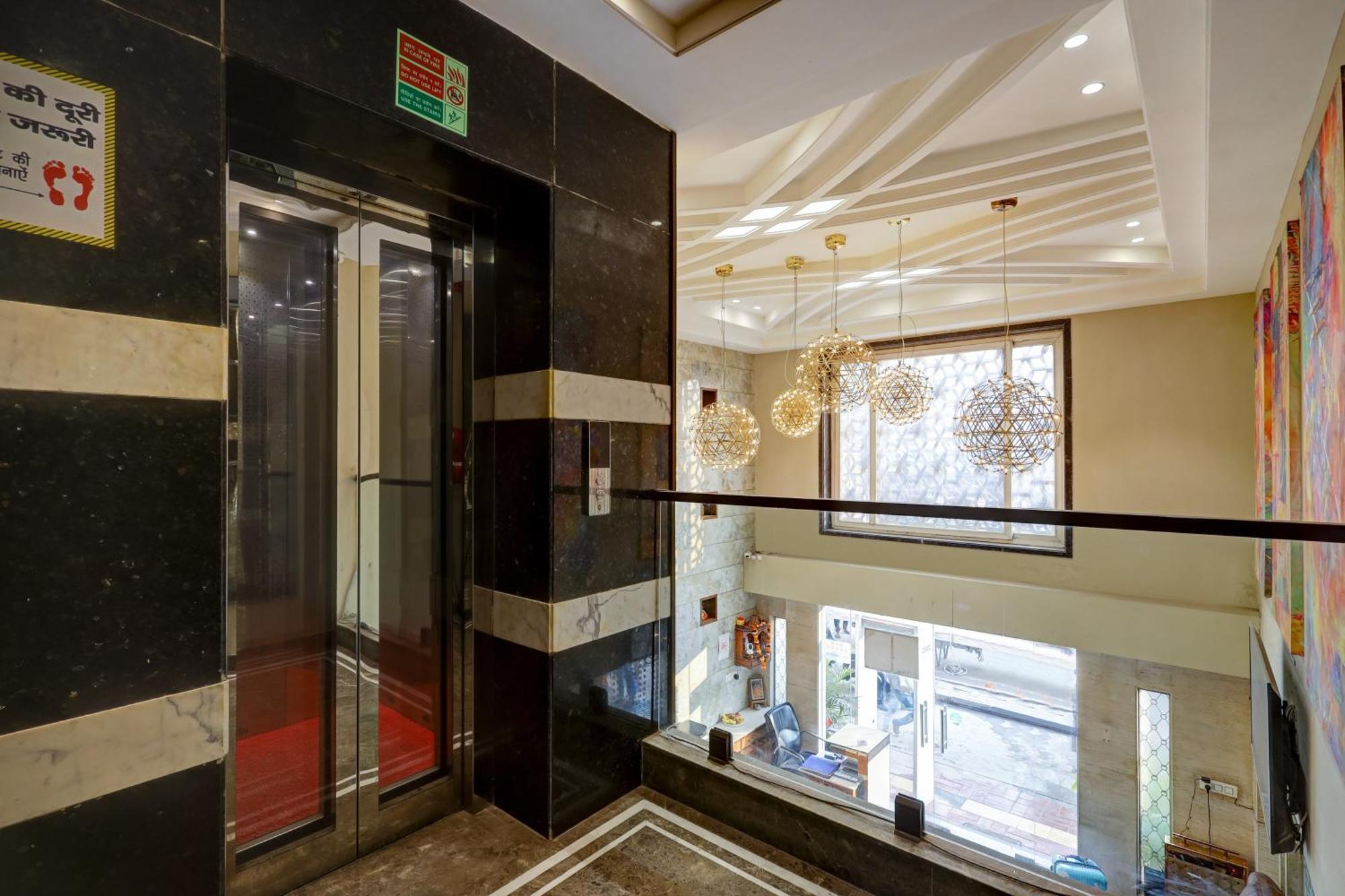 Hotel Oak Plaza - 1 Km From Connaught Place New Delhi