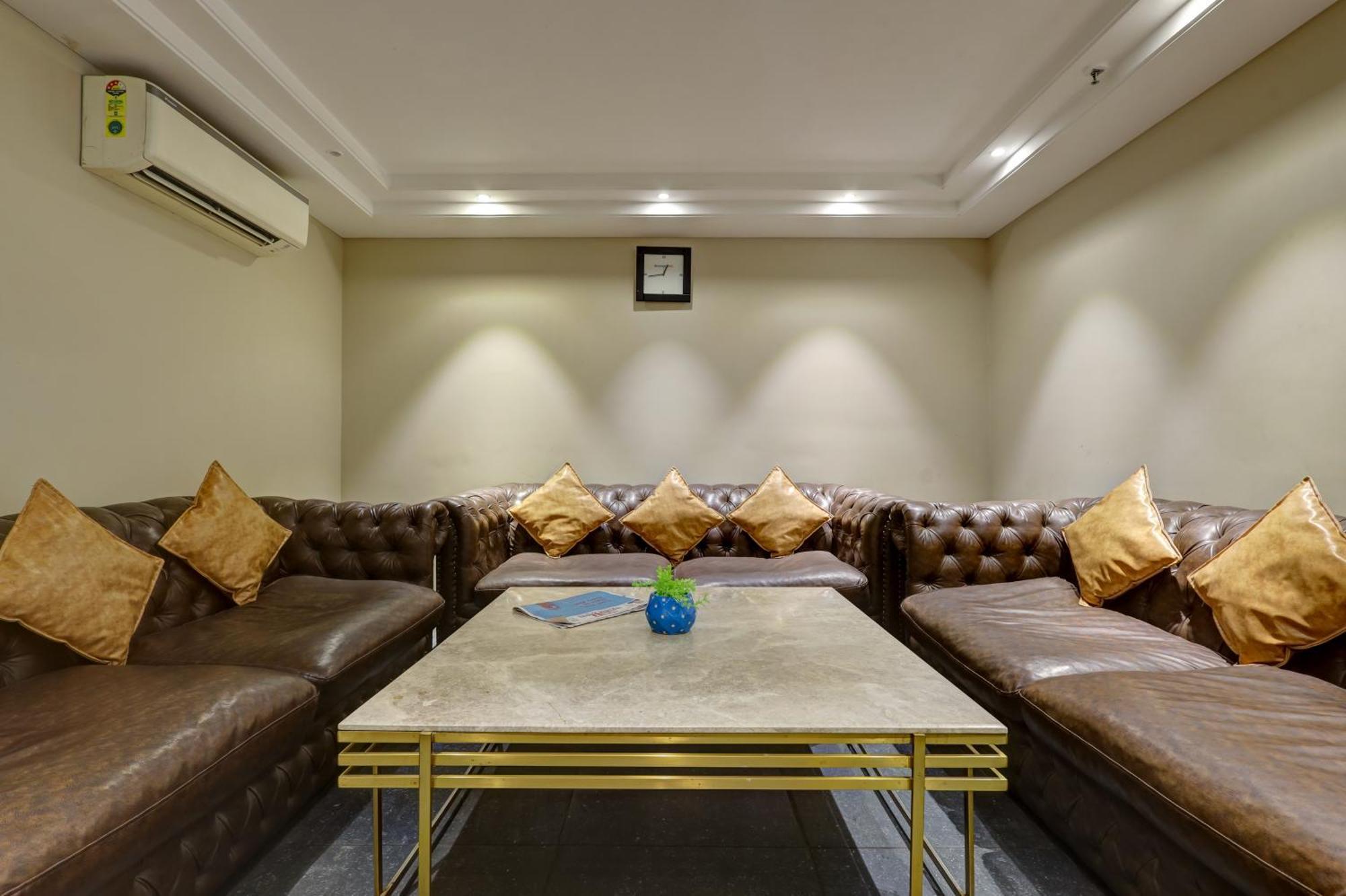 Oak Plaza - 1 Km From Connaught Place 4*