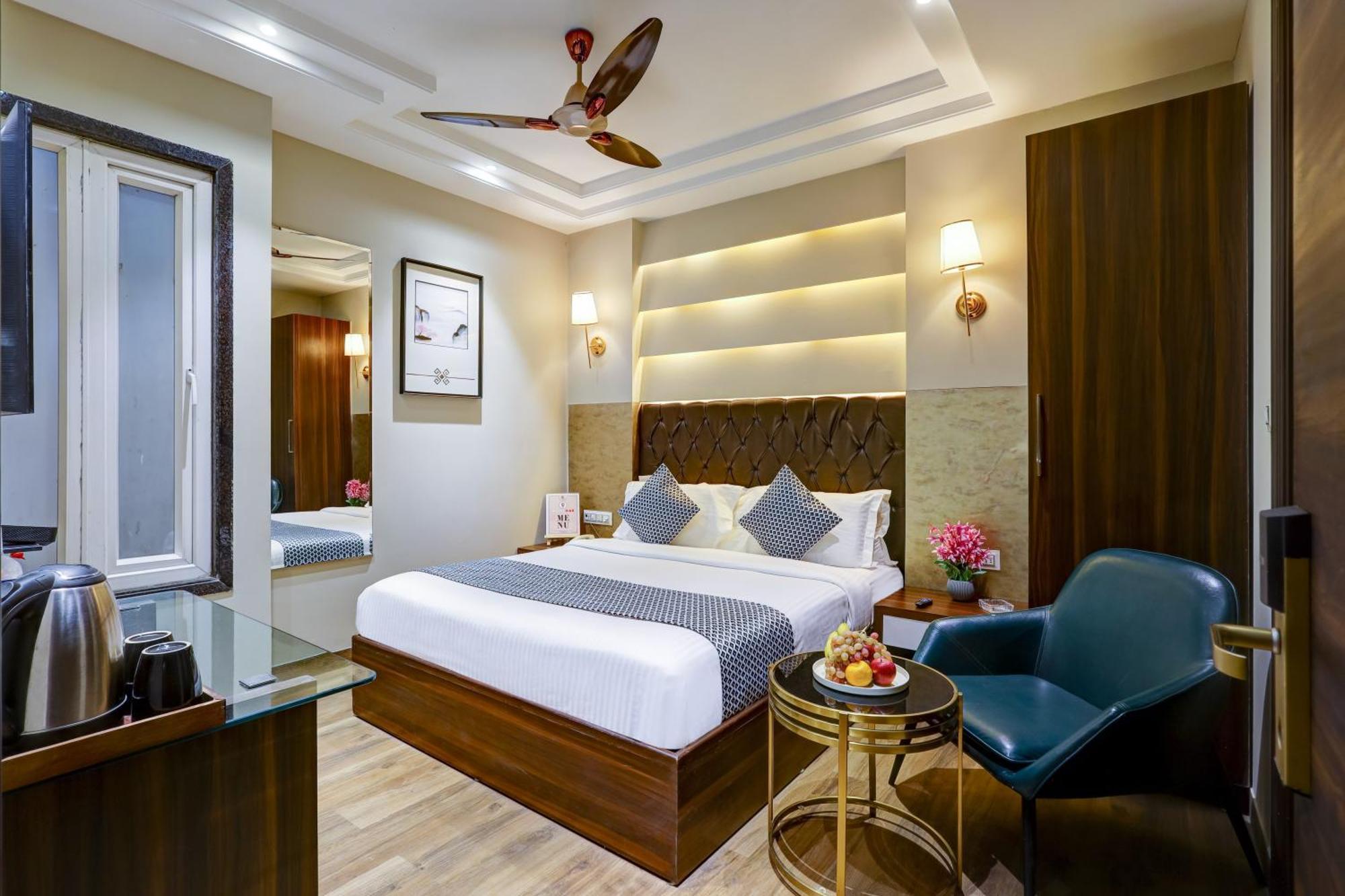 Hotel Oak Plaza - 1 Km From Connaught Place