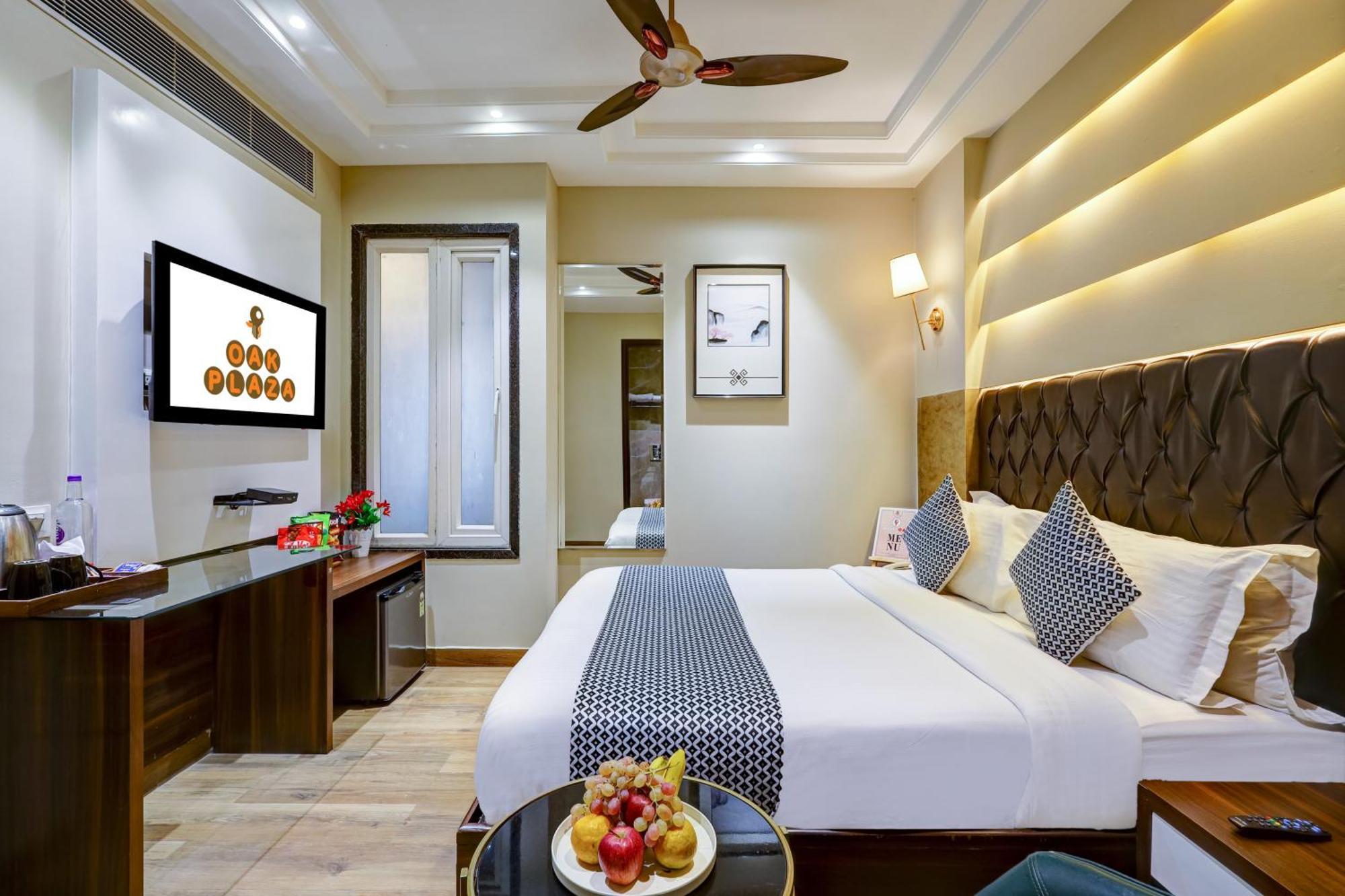 Oak Plaza - 1 Km From Connaught Place