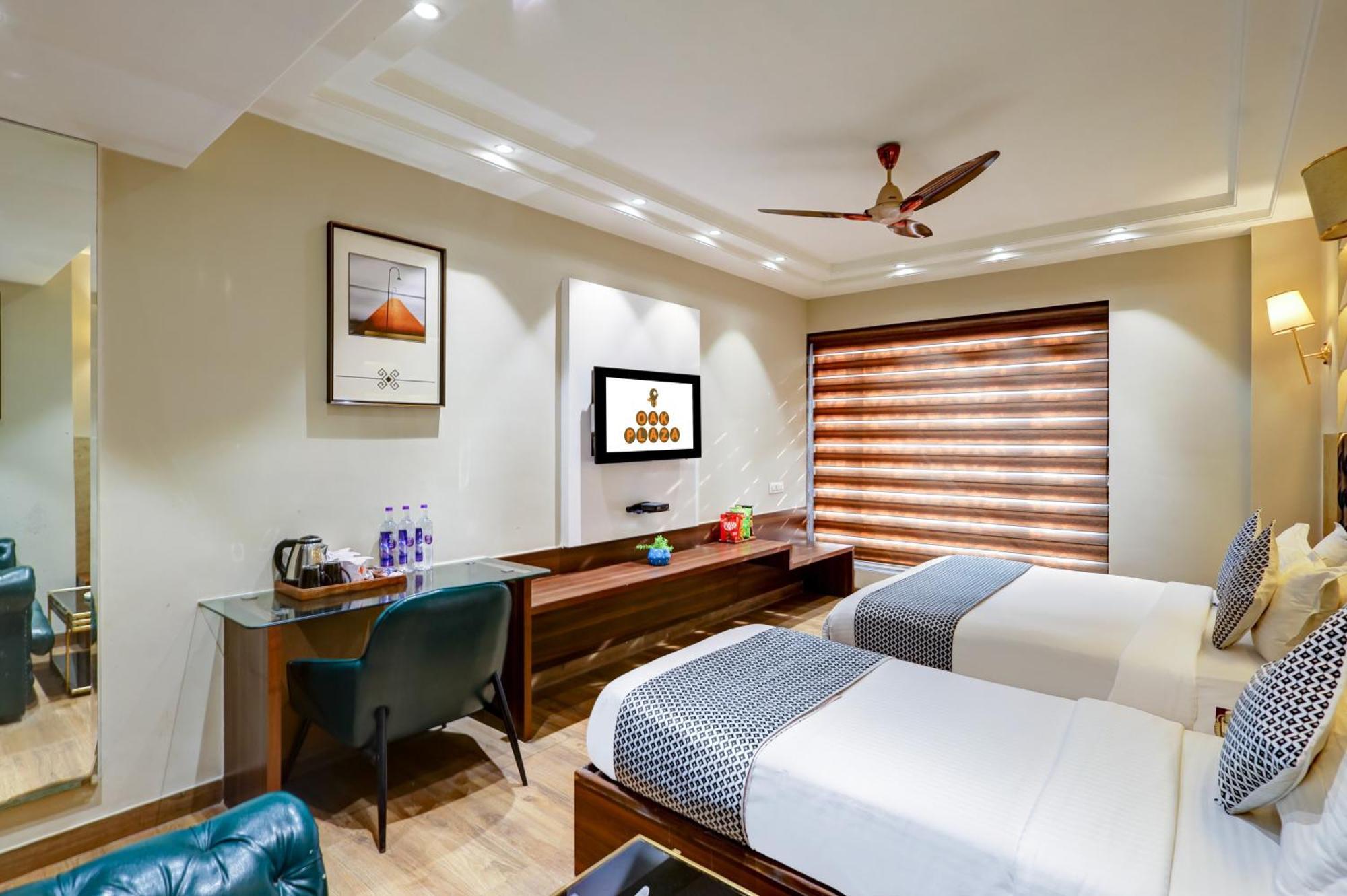 Oak Plaza - 1 Km From Connaught Place Hotel New Delhi
