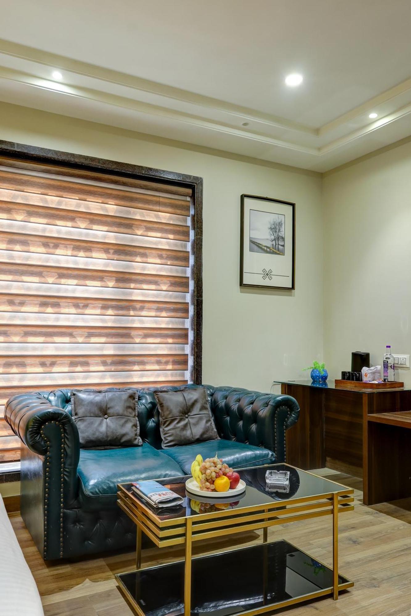 Oak Plaza - 1 Km From Connaught Place Hotel New Delhi