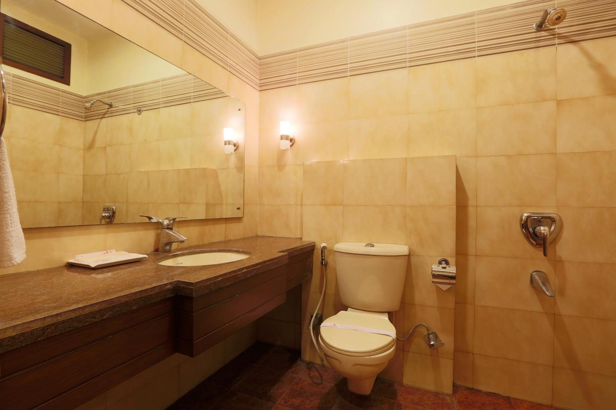 Hotel East End Near Delhi Airport