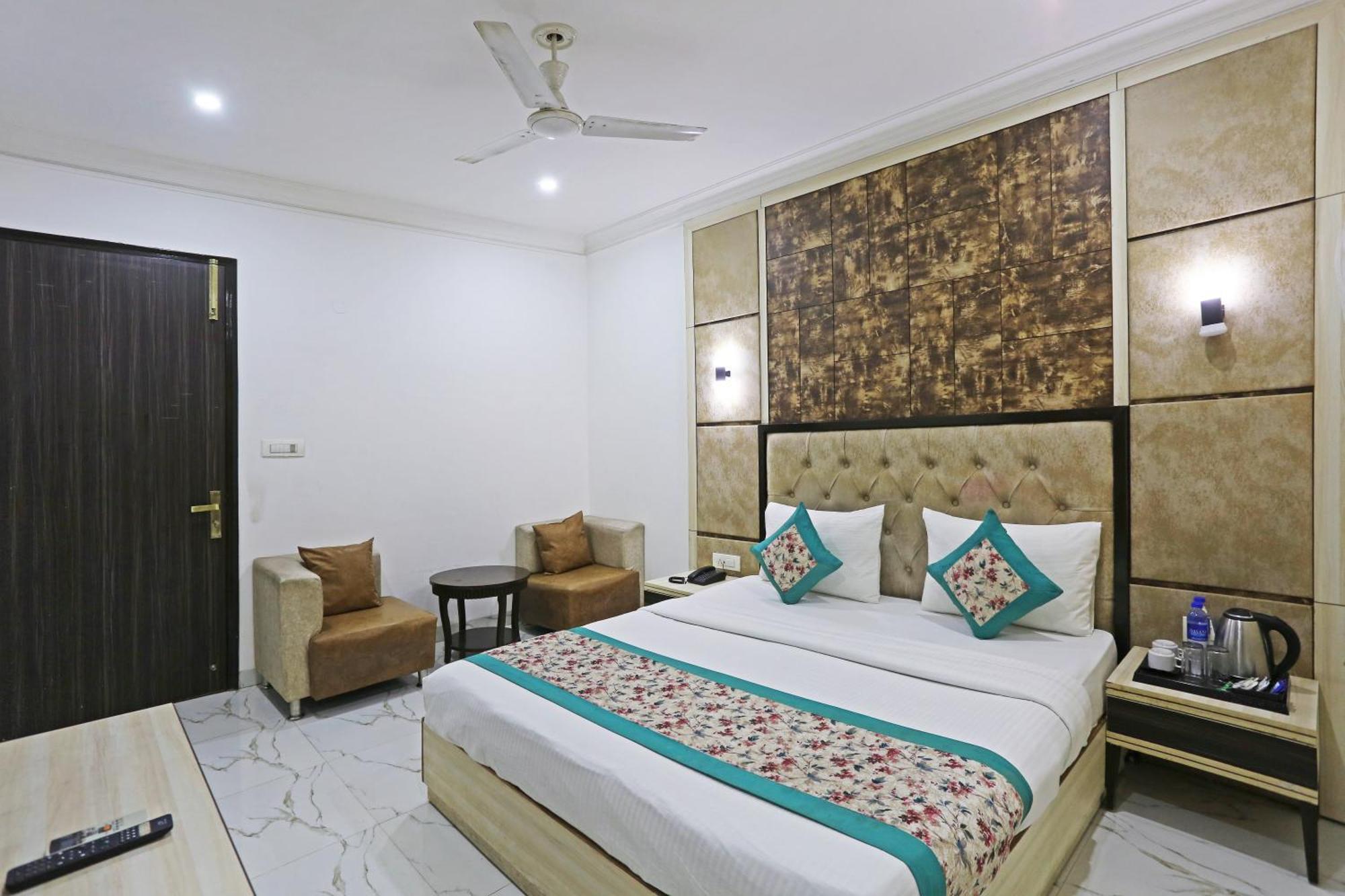 Hotel Almora Sky Near By Delhi International Airport With - Free Airport Pickup And Drop Hotel 3*