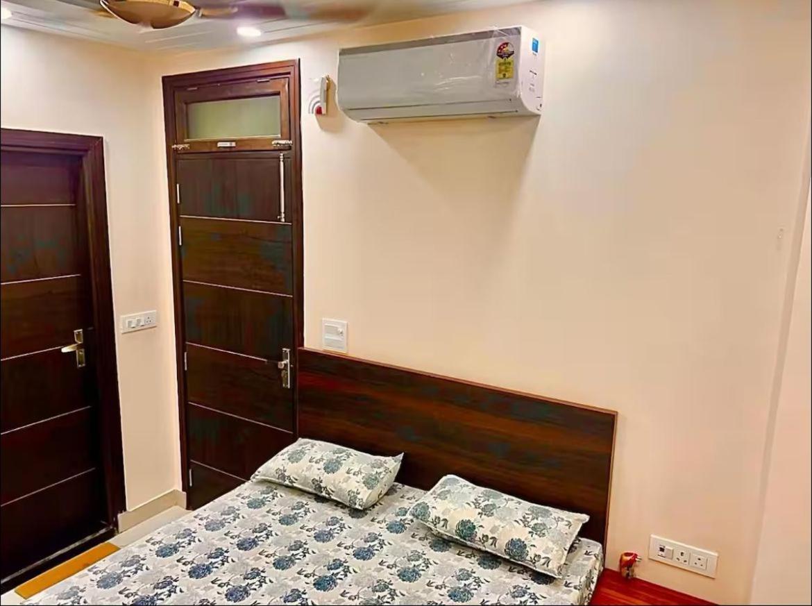 Chic To In South Delhi Apartamento