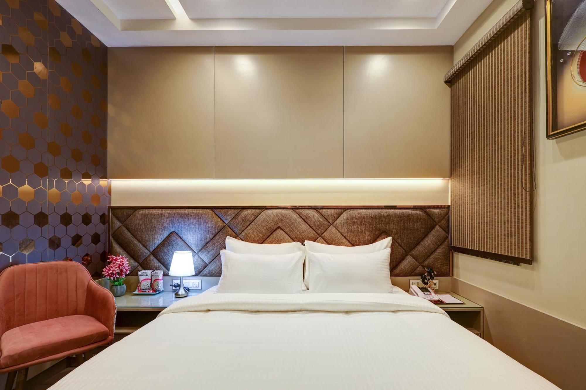 The Viking - Luxury Living Steps Away From New Delhi & Connaught Place Hotel 4*