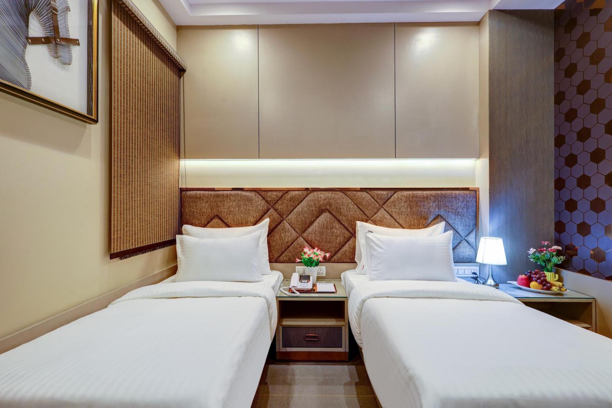 Hotel The Viking - Luxury Living Steps Away From New Delhi & Connaught Place