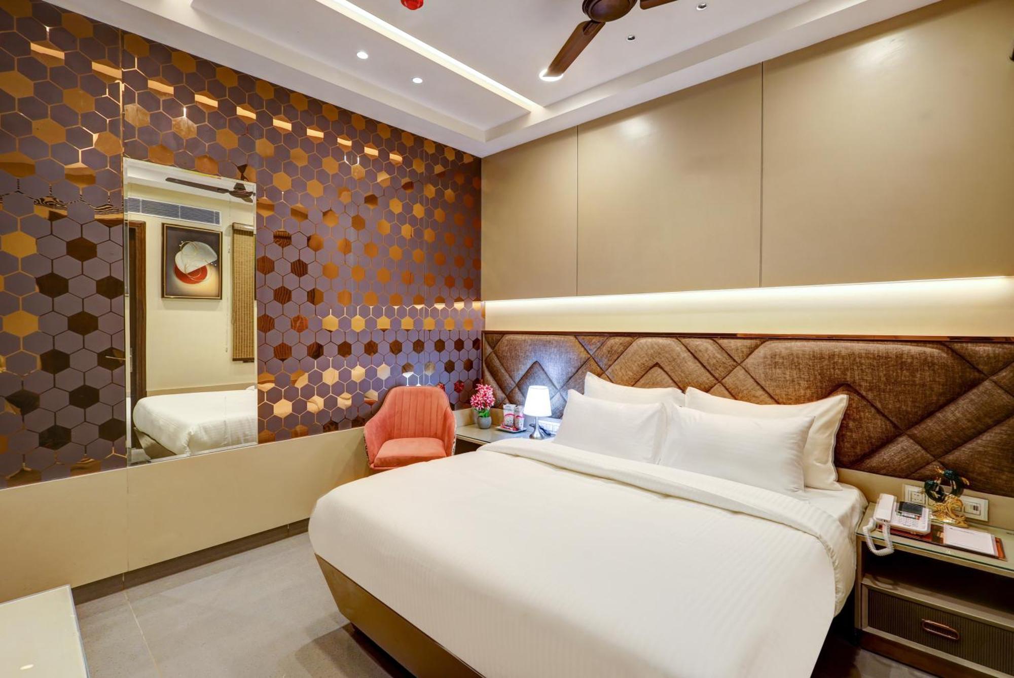 Hotel The Viking - Luxury Living Steps Away From New Delhi & Connaught Place New Delhi