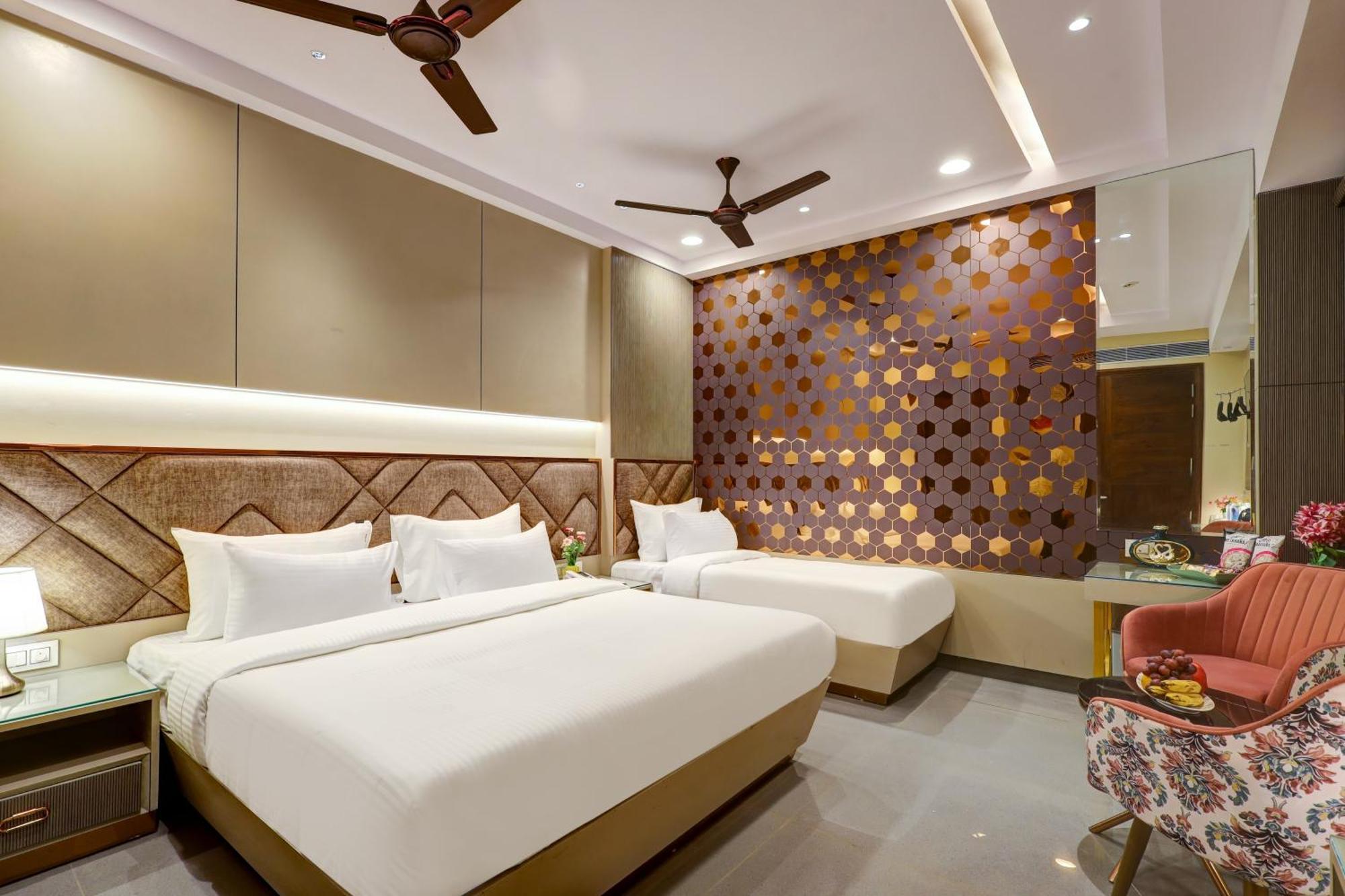 The Viking - Luxury Living Steps Away From New Delhi & Connaught Place 4*