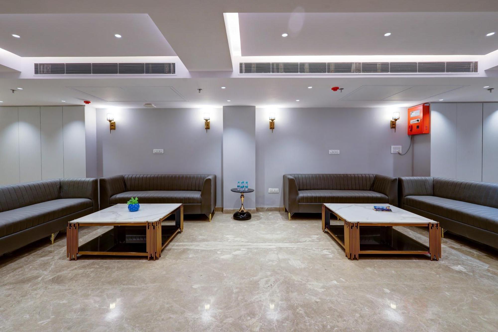 Hotel The Viking - Luxury Living Steps Away From New Delhi & Connaught Place