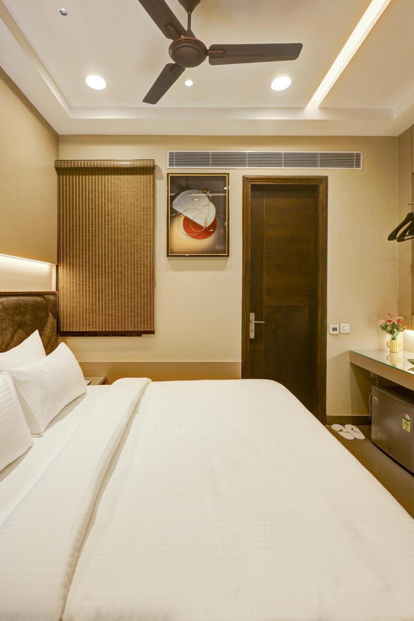 The Viking - Luxury Living Steps Away From New Delhi & Connaught Place Hotel 4*