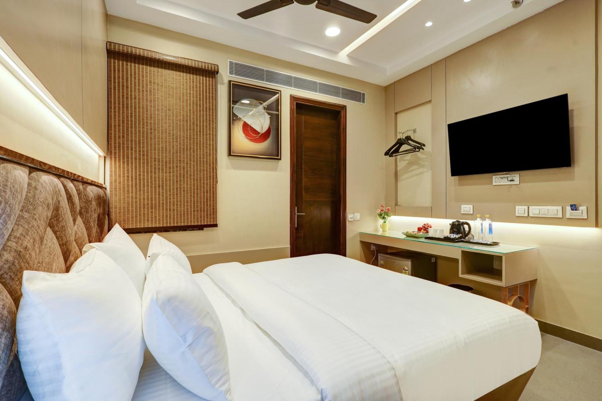 Hotel The Viking - Luxury Living Steps Away From New Delhi & Connaught Place