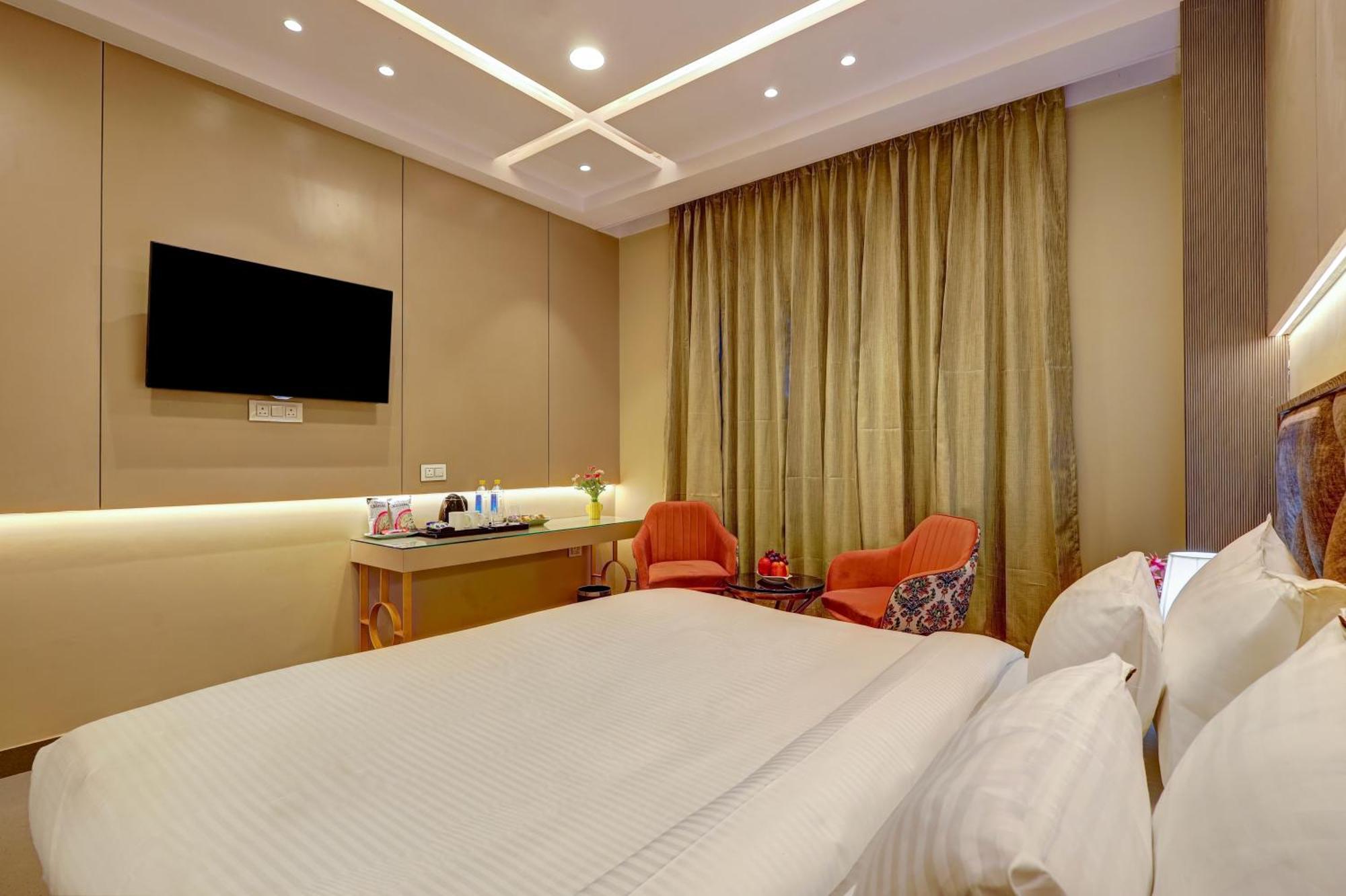 The Viking - Luxury Living Steps Away From New Delhi & Connaught Place Hotel