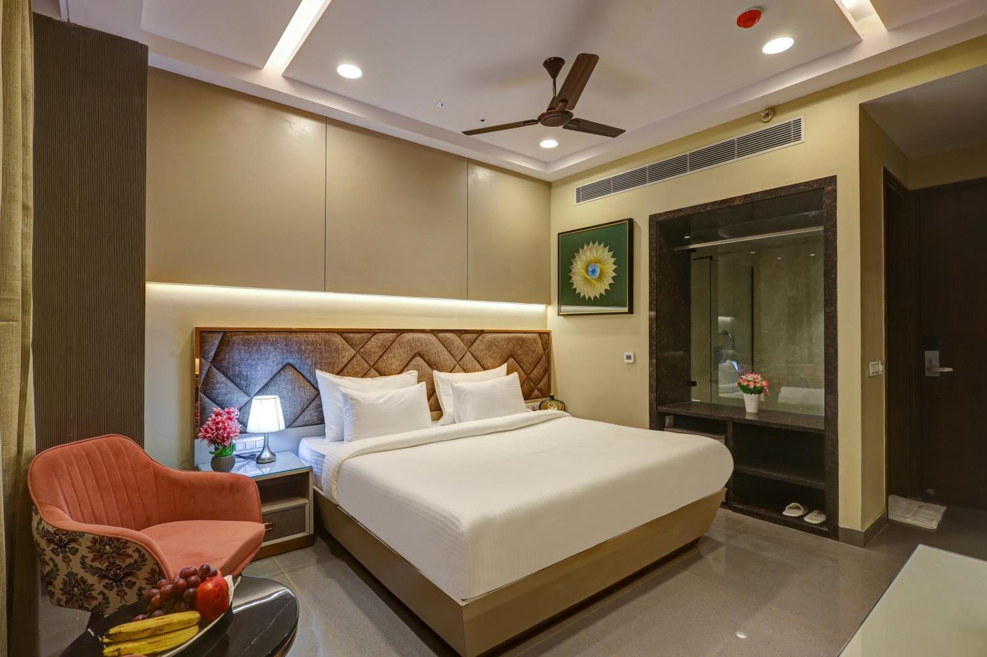 The Viking - Luxury Living Steps Away From New Delhi & Connaught Place New Delhi