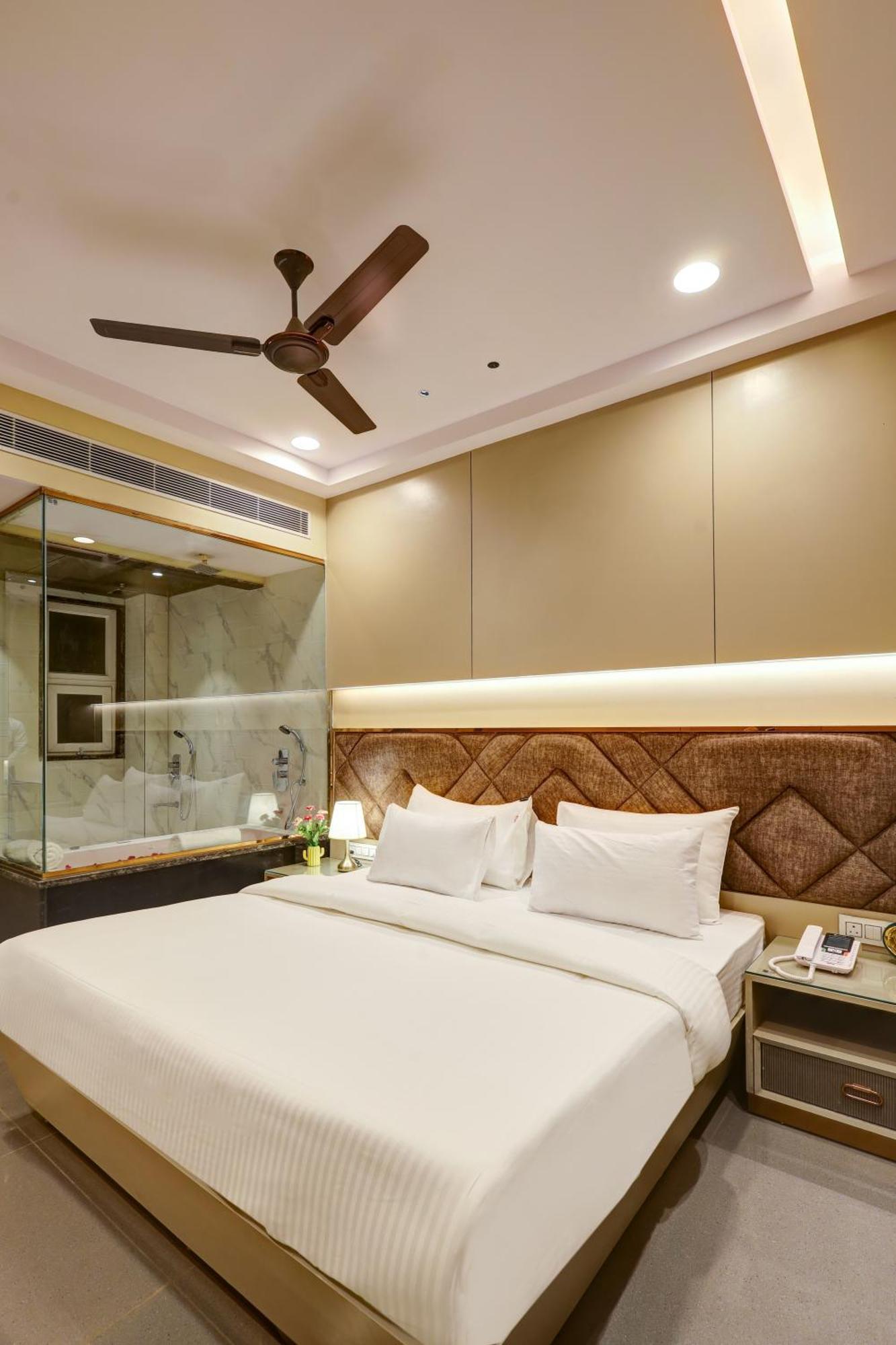 The Viking - Luxury Living Steps Away From New Delhi & Connaught Place 4*