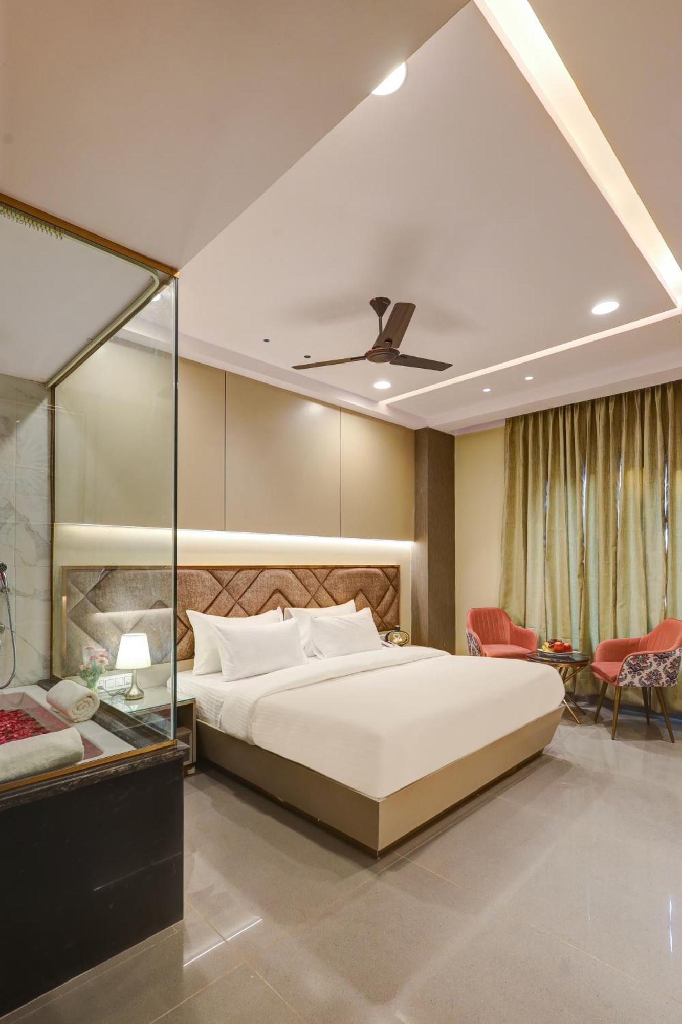 Hotel The Viking - Luxury Living Steps Away From New Delhi & Connaught Place