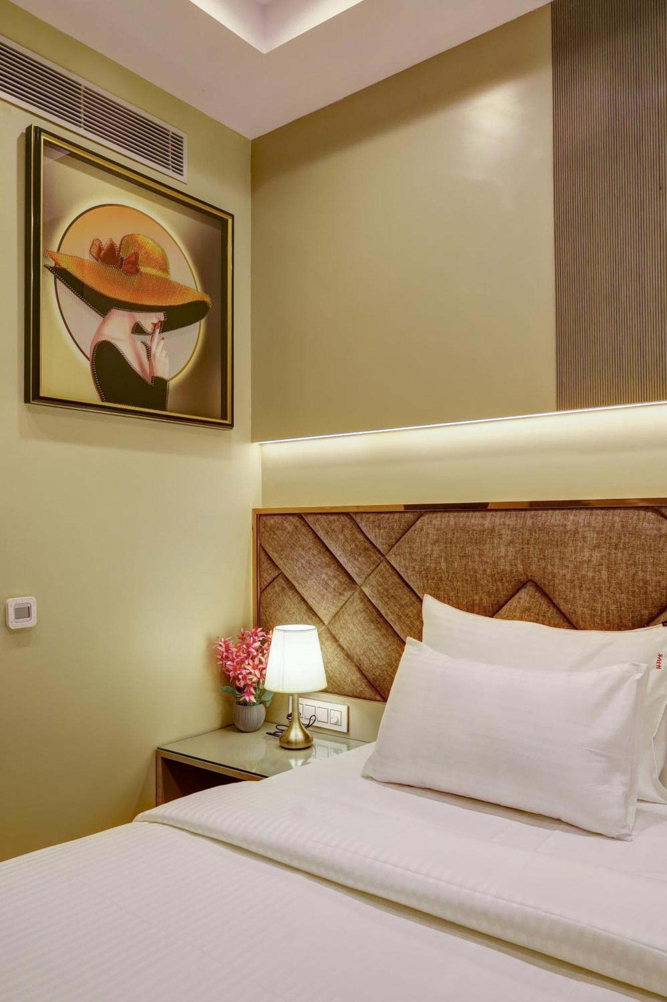 The Viking - Luxury Living Steps Away From New Delhi & Connaught Place New Delhi