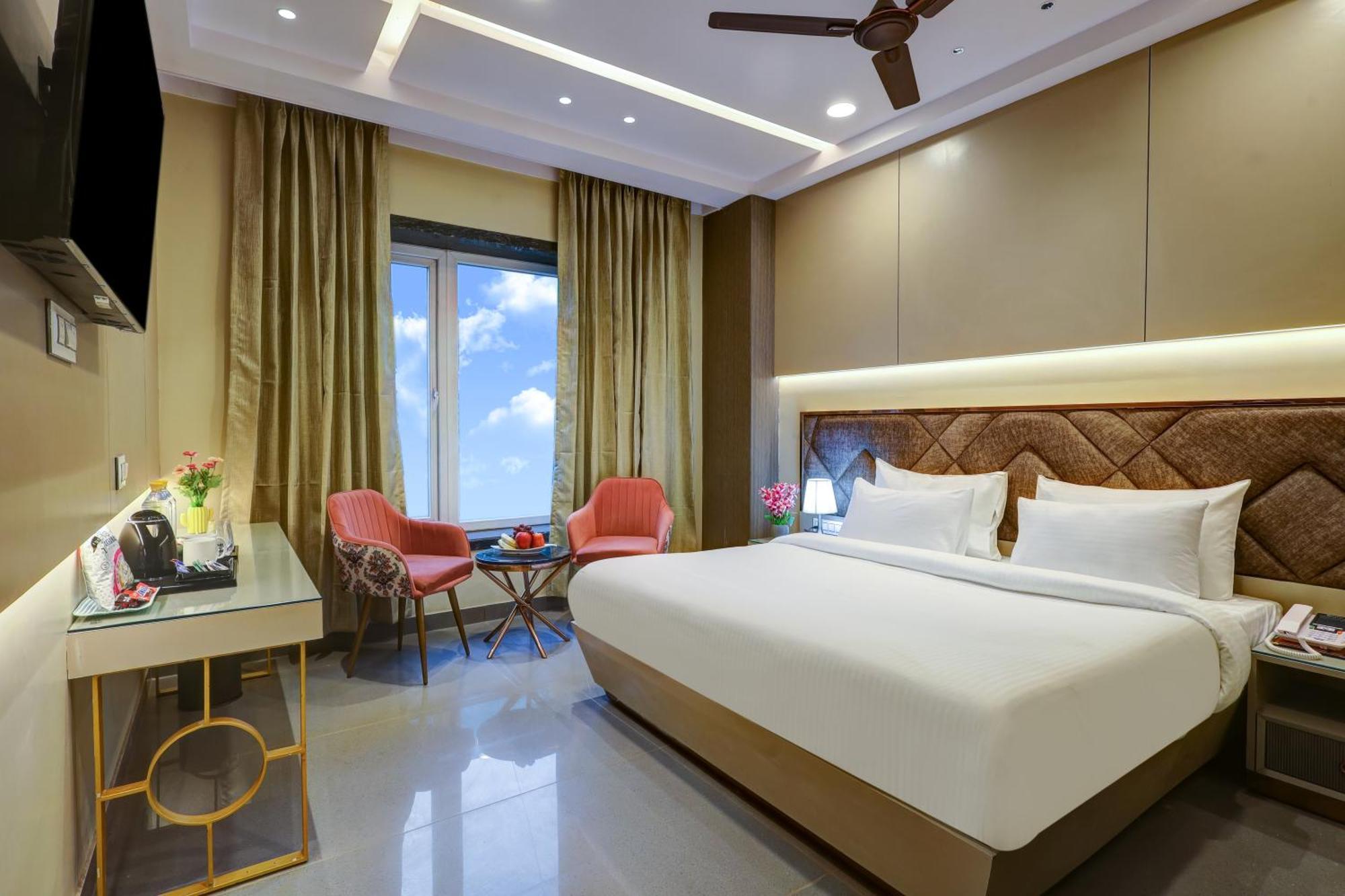 Hotel The Viking - Luxury Living Steps Away From New Delhi & Connaught Place
