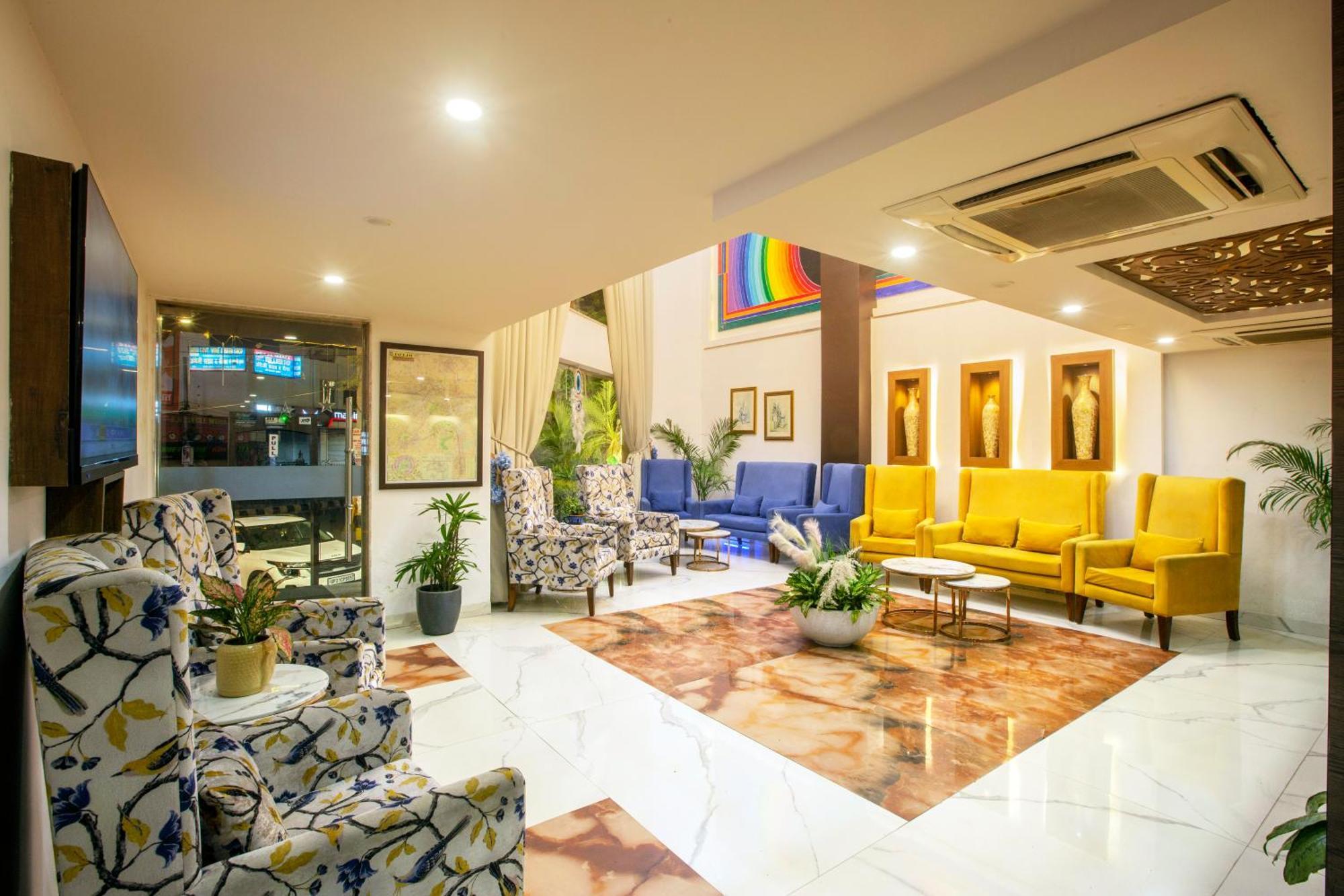 Cardinal Oxmo Delhi Airport Hotel 3*