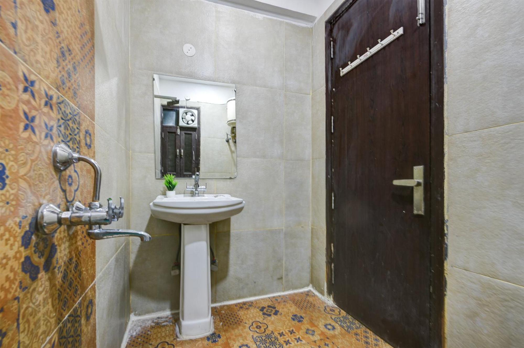 Hotel Prime Royalty Malviya Nagar 3*