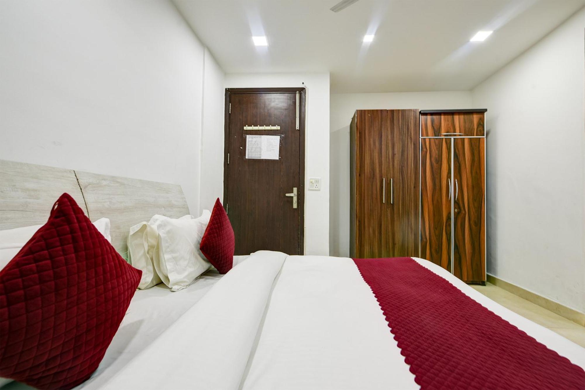 Prime Royalty Malviya Nagar Hotel 3*