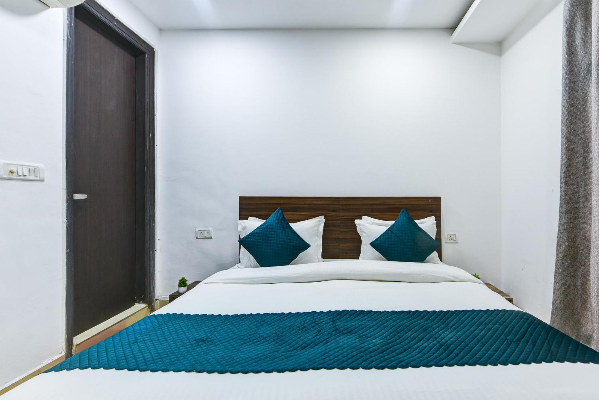 Prime Royalty Malviya Nagar Hotel 3*